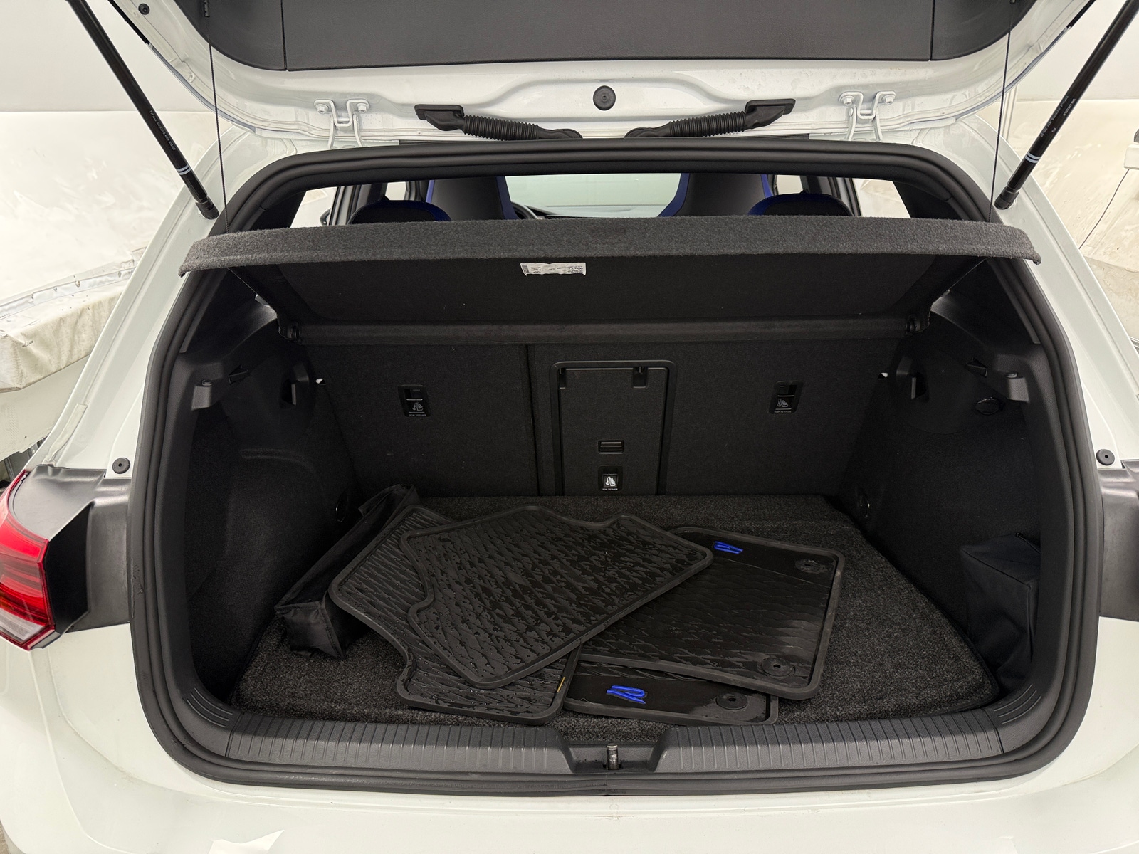 Thumbnail: 2023 Volkswagen Golf - 6