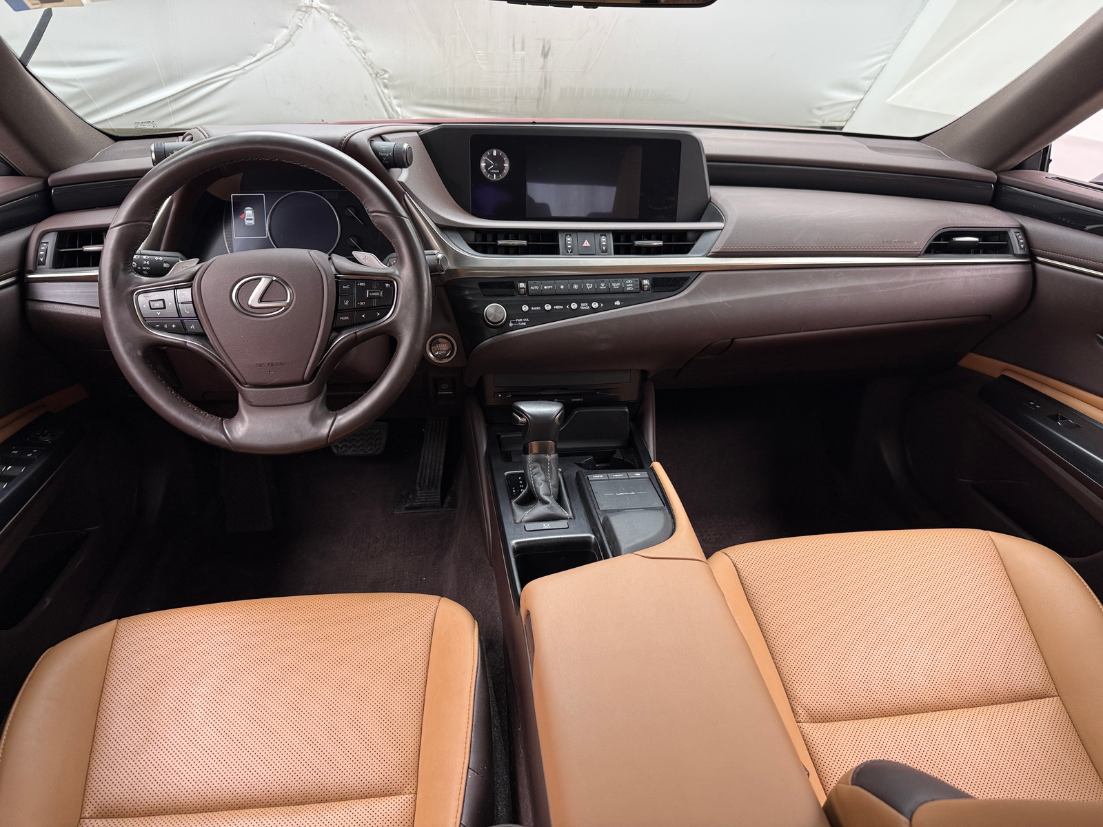 Thumbnail: 2021 Lexus ES - 2