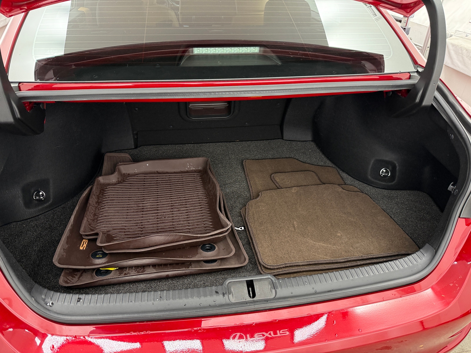 Thumbnail: 2021 Lexus ES - 6