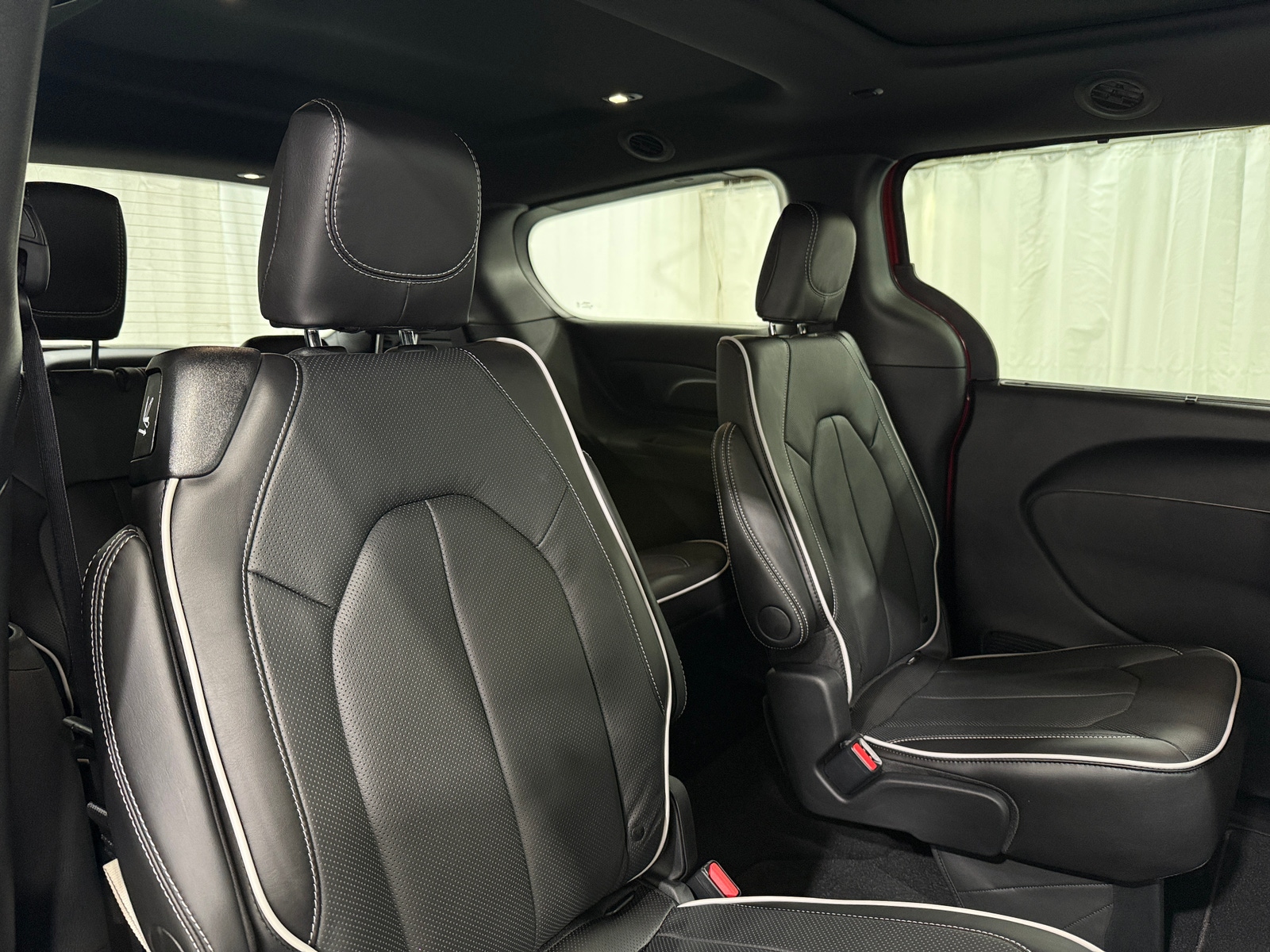 Thumbnail: 2026 Chrysler Pacifica - 5