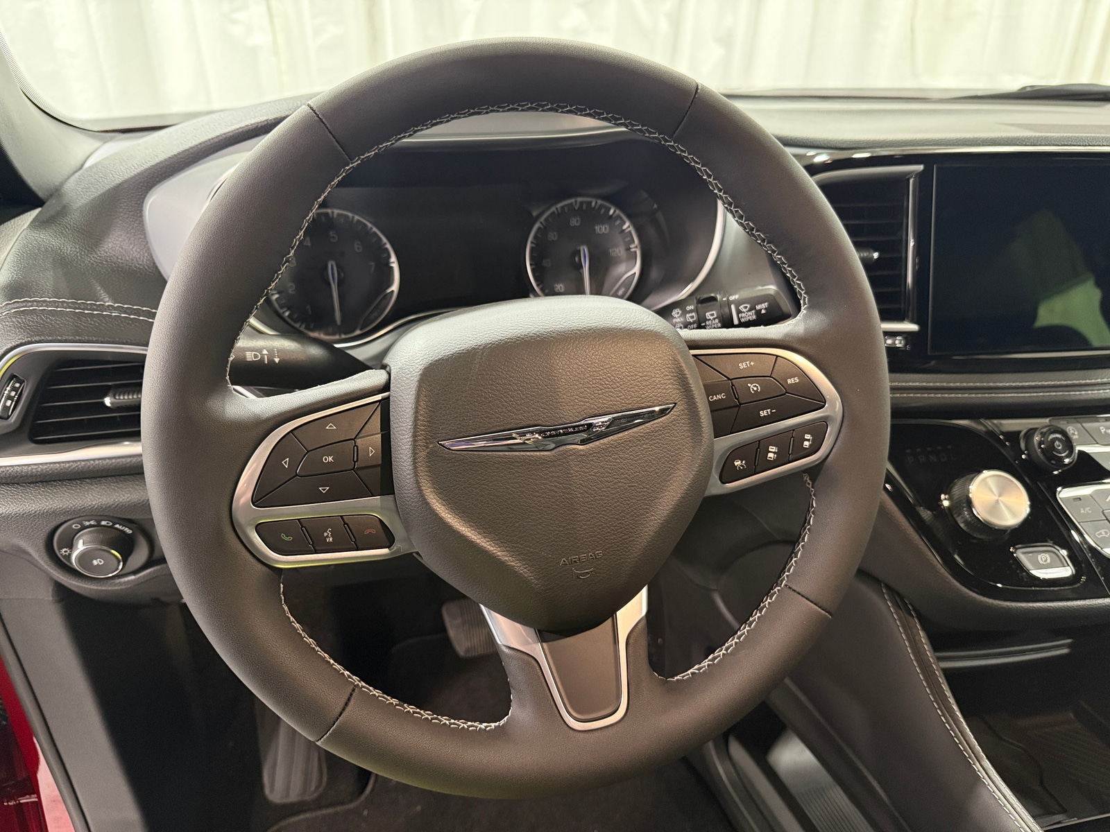 Thumbnail: 2026 Chrysler Pacifica - 4