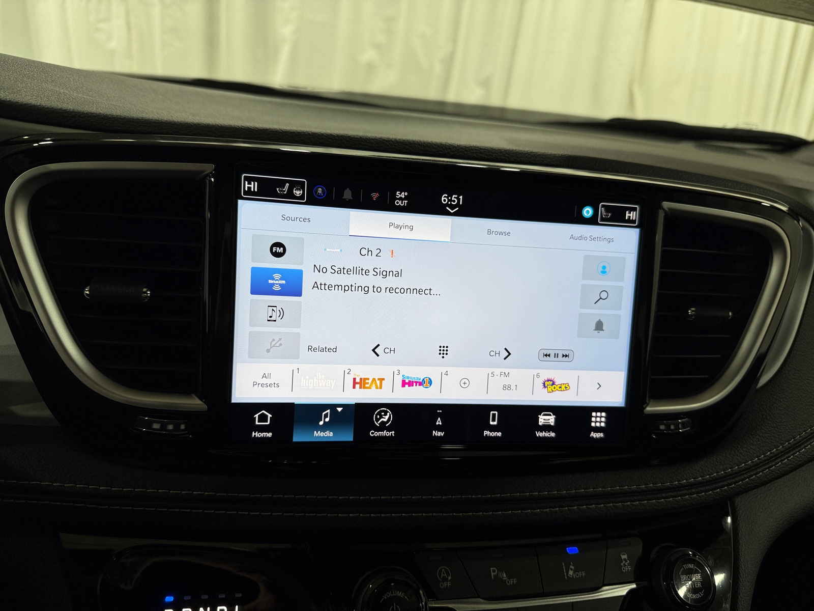 Thumbnail: 2026 Chrysler Pacifica - 3