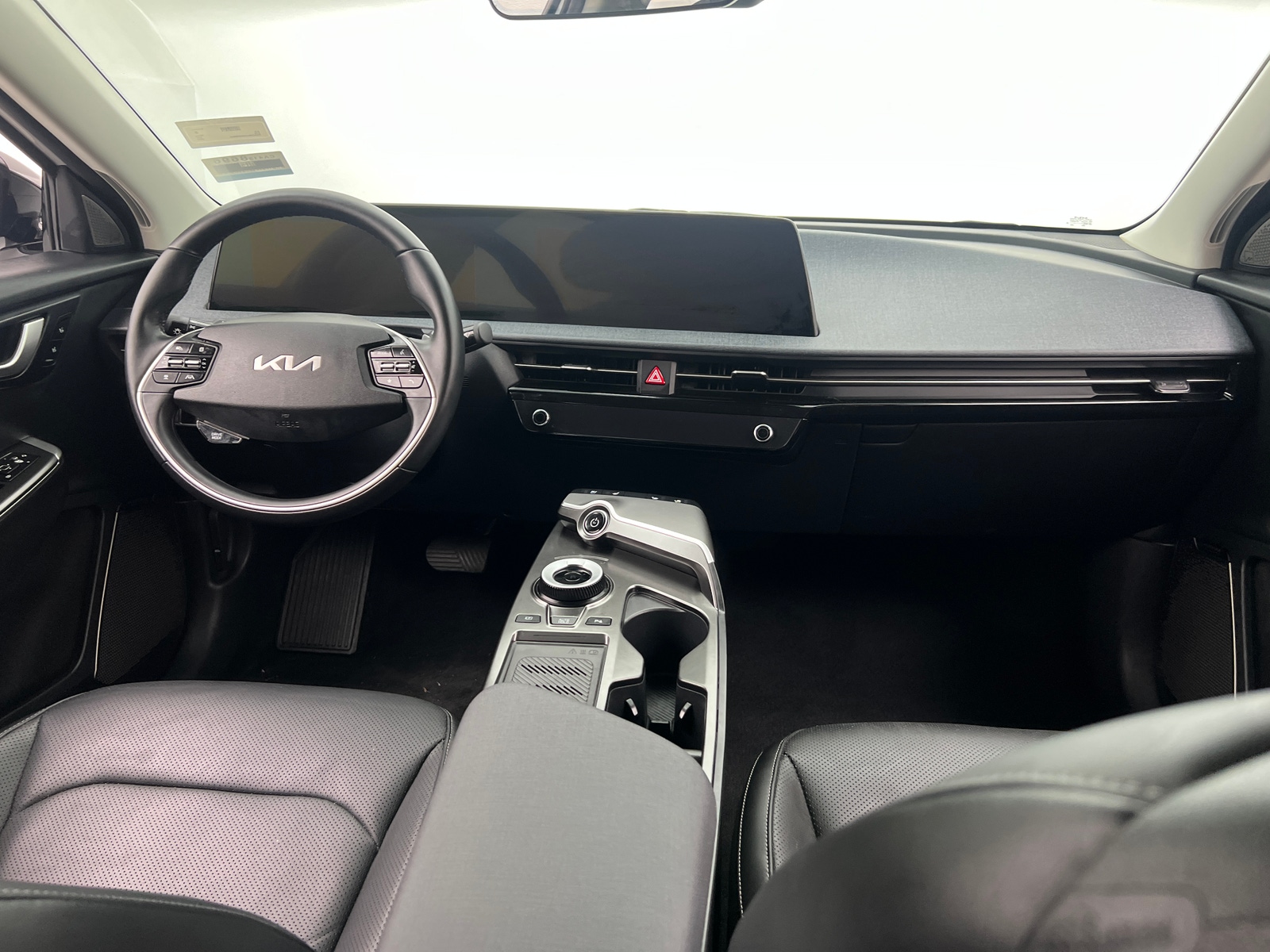 Thumbnail: 2022 Kia EV6 - 2