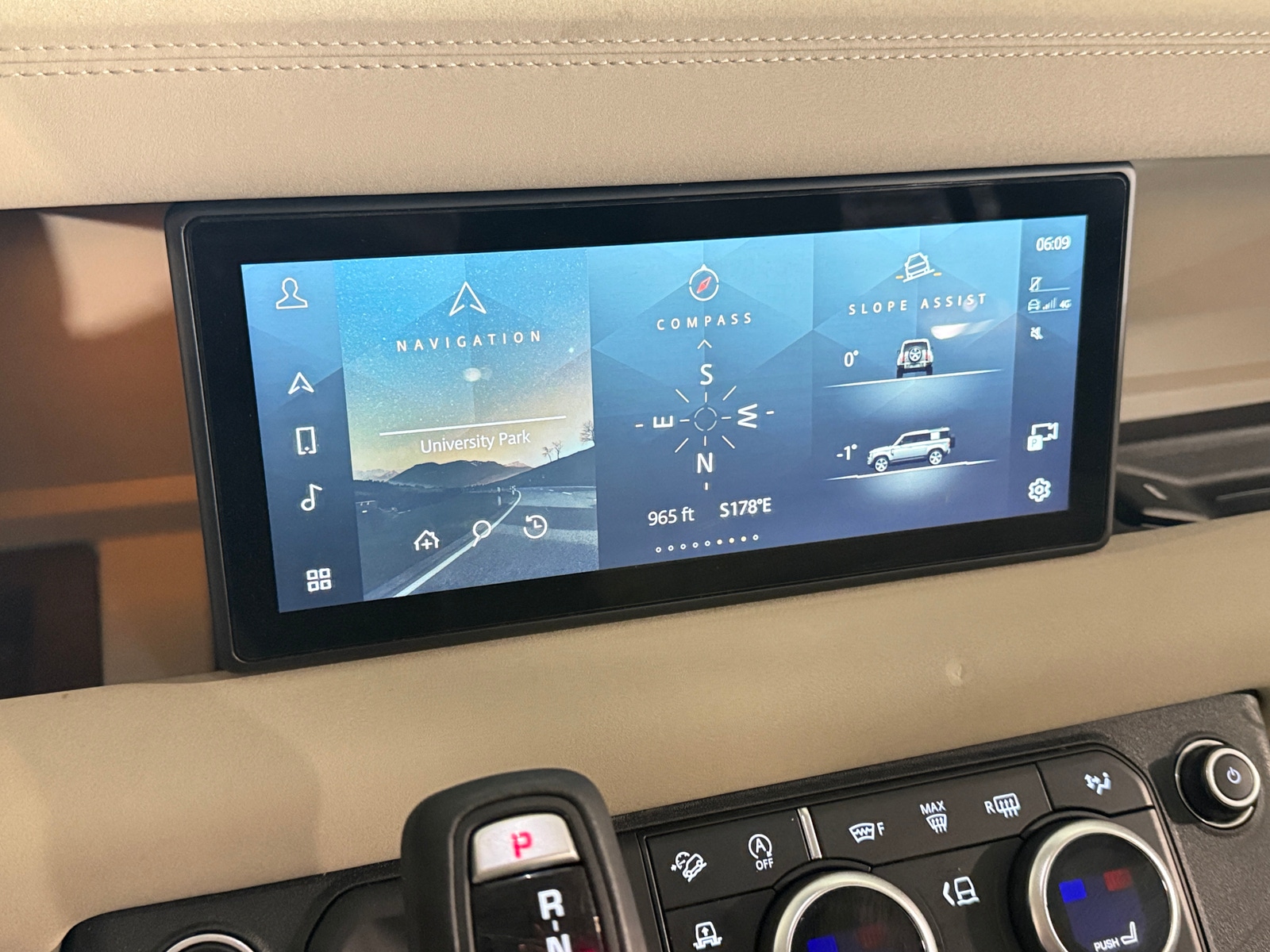 Thumbnail: 2021 Land Rover Defender - 4