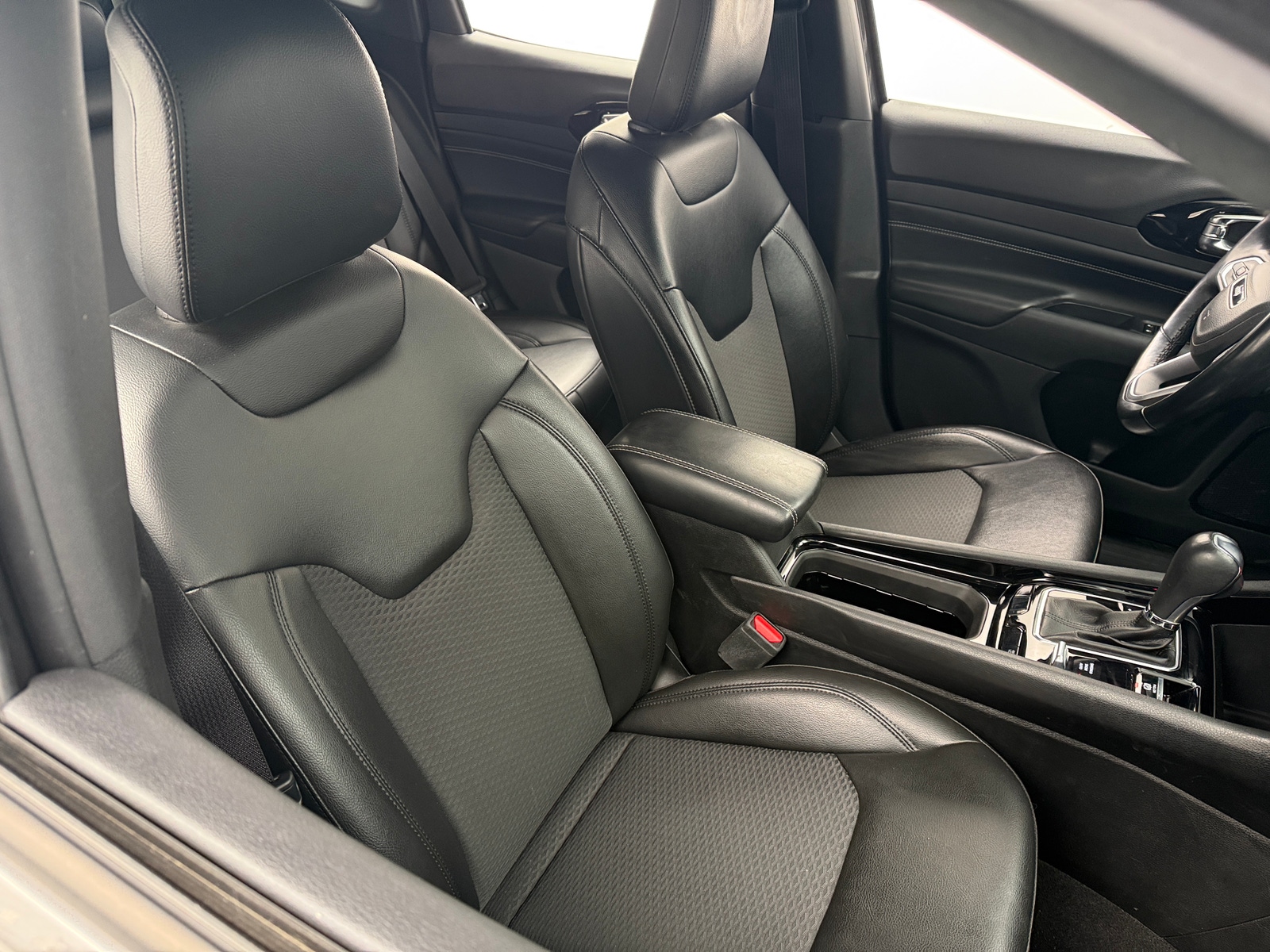 Thumbnail: 2022 Jeep Compass - 2