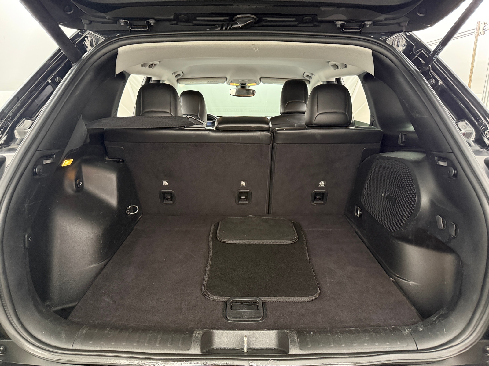 Thumbnail: 2020 Jeep Cherokee - 6