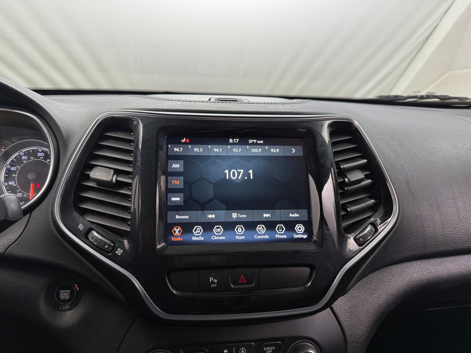 Thumbnail: 2020 Jeep Cherokee - 3