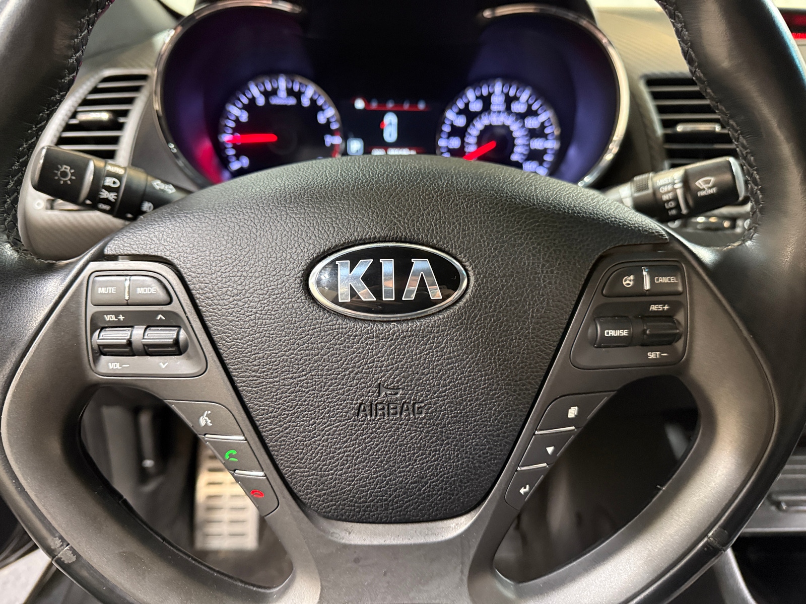 Thumbnail: 2016 Kia Forte - 3