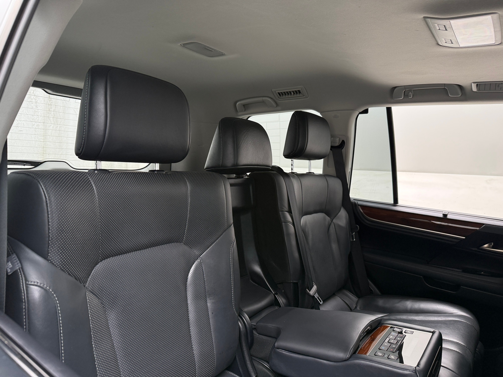 Thumbnail: 2019 Lexus LX - 5