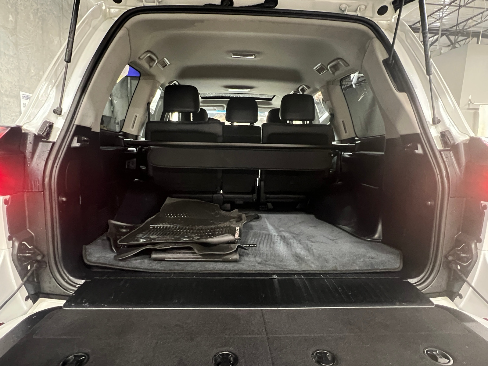 Thumbnail: 2019 Lexus LX - 6