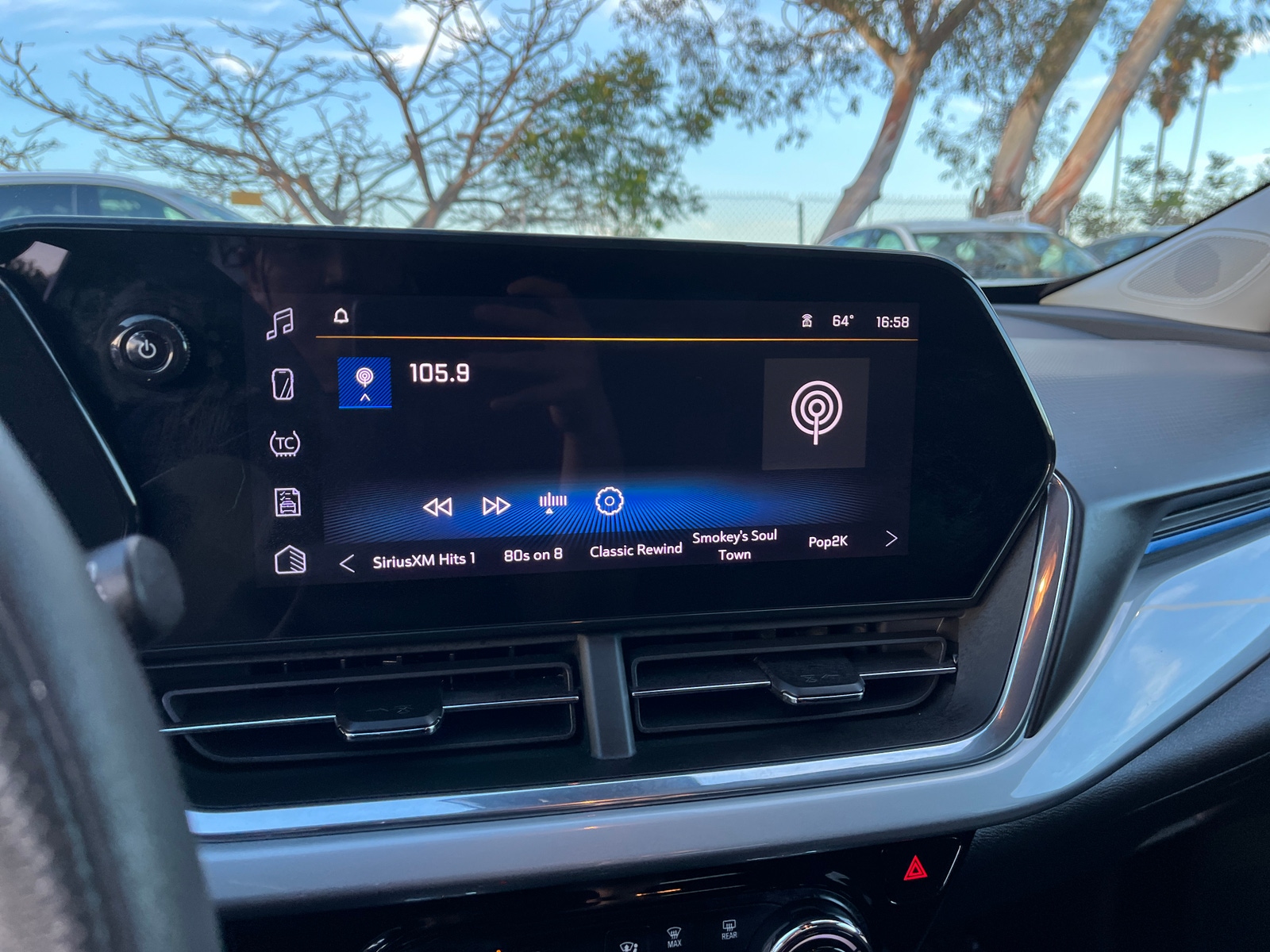 Thumbnail: 2025 Chevrolet Trax - 4