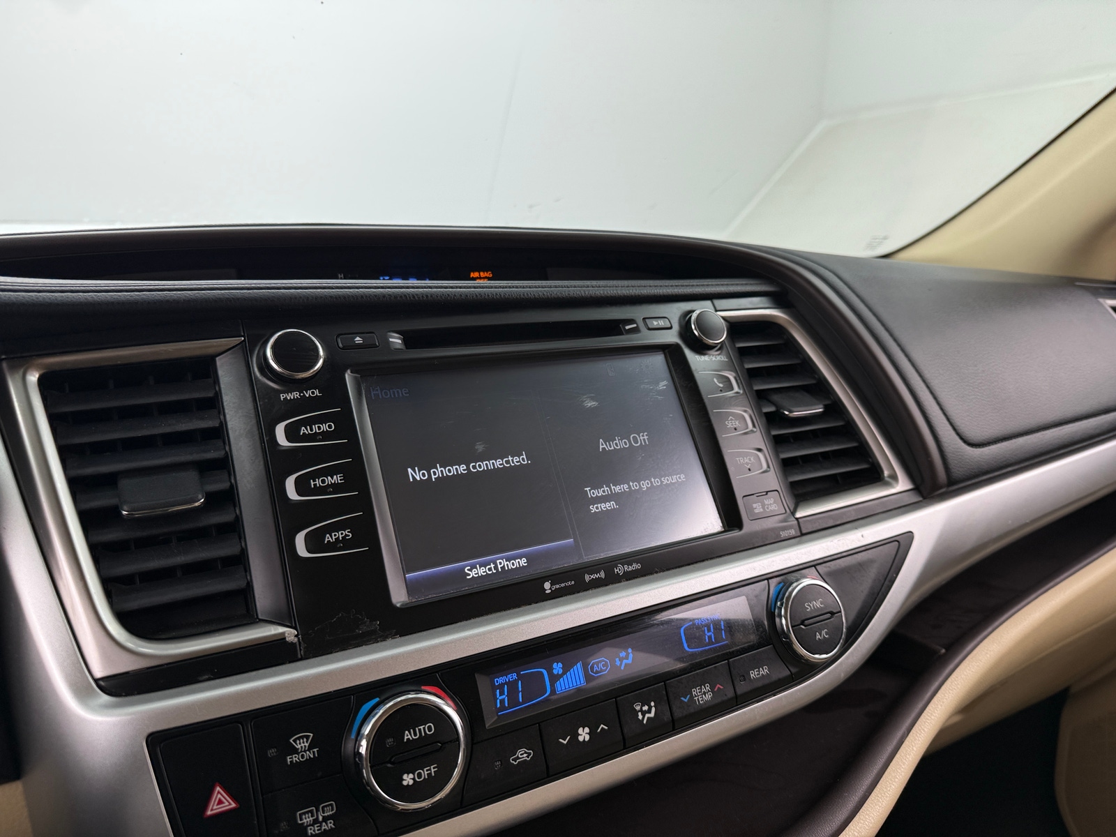 Thumbnail: 2016 Toyota Highlander - 3