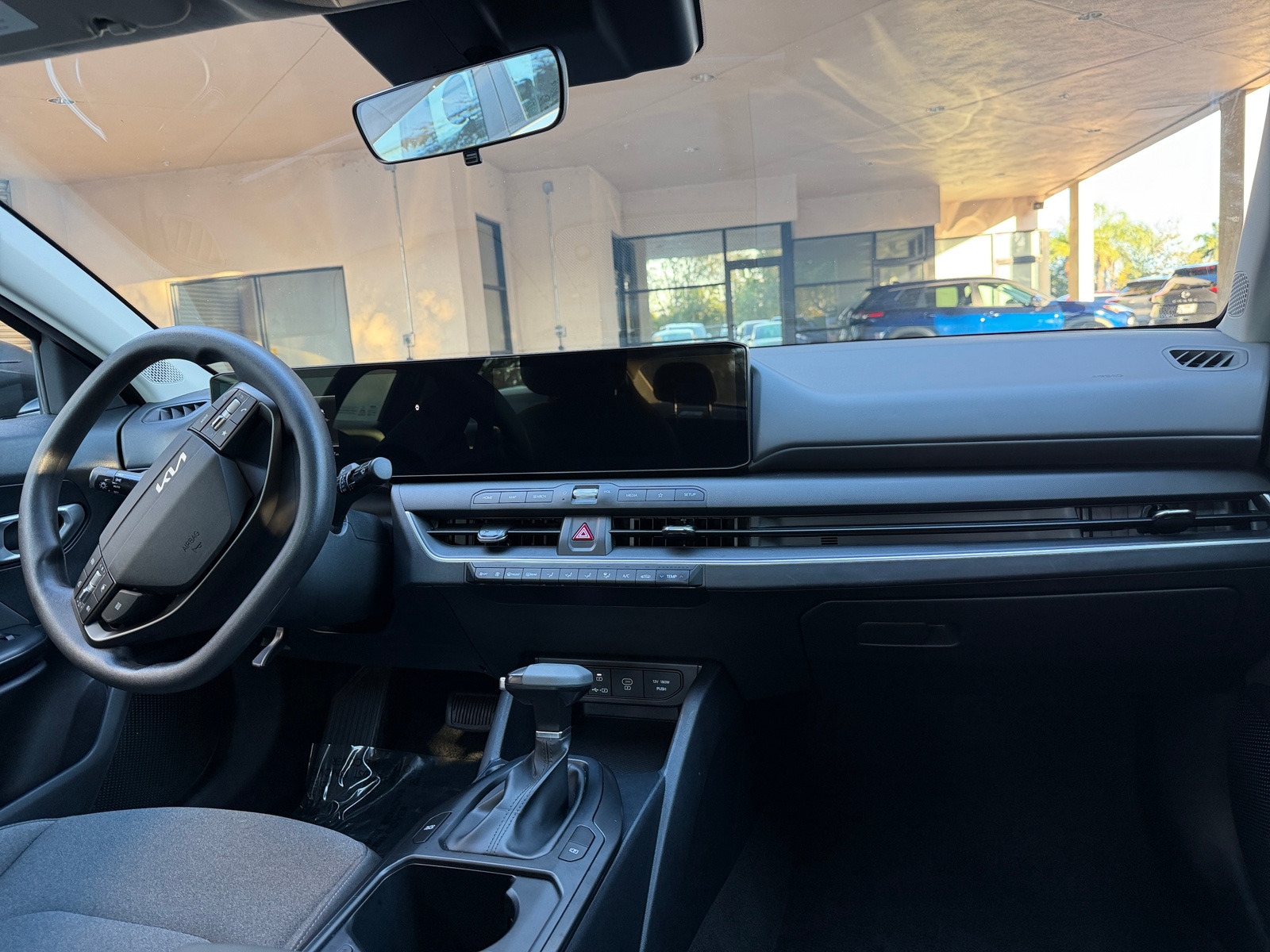 Thumbnail: 2025 Kia K4 - 3