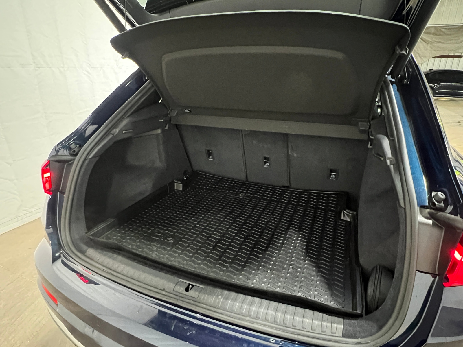 Thumbnail: 2020 Audi Q3 - 6