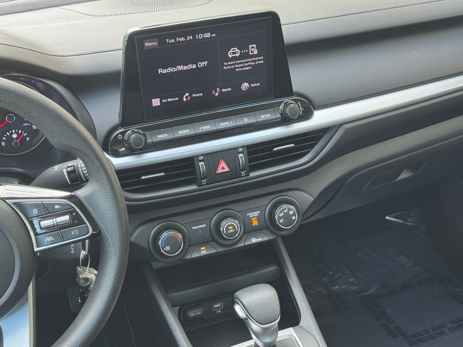 Thumbnail: 2024 Kia Forte - 4