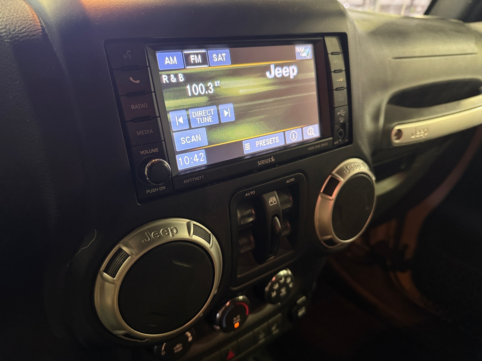 Thumbnail: 2017 Jeep Wrangler - 3