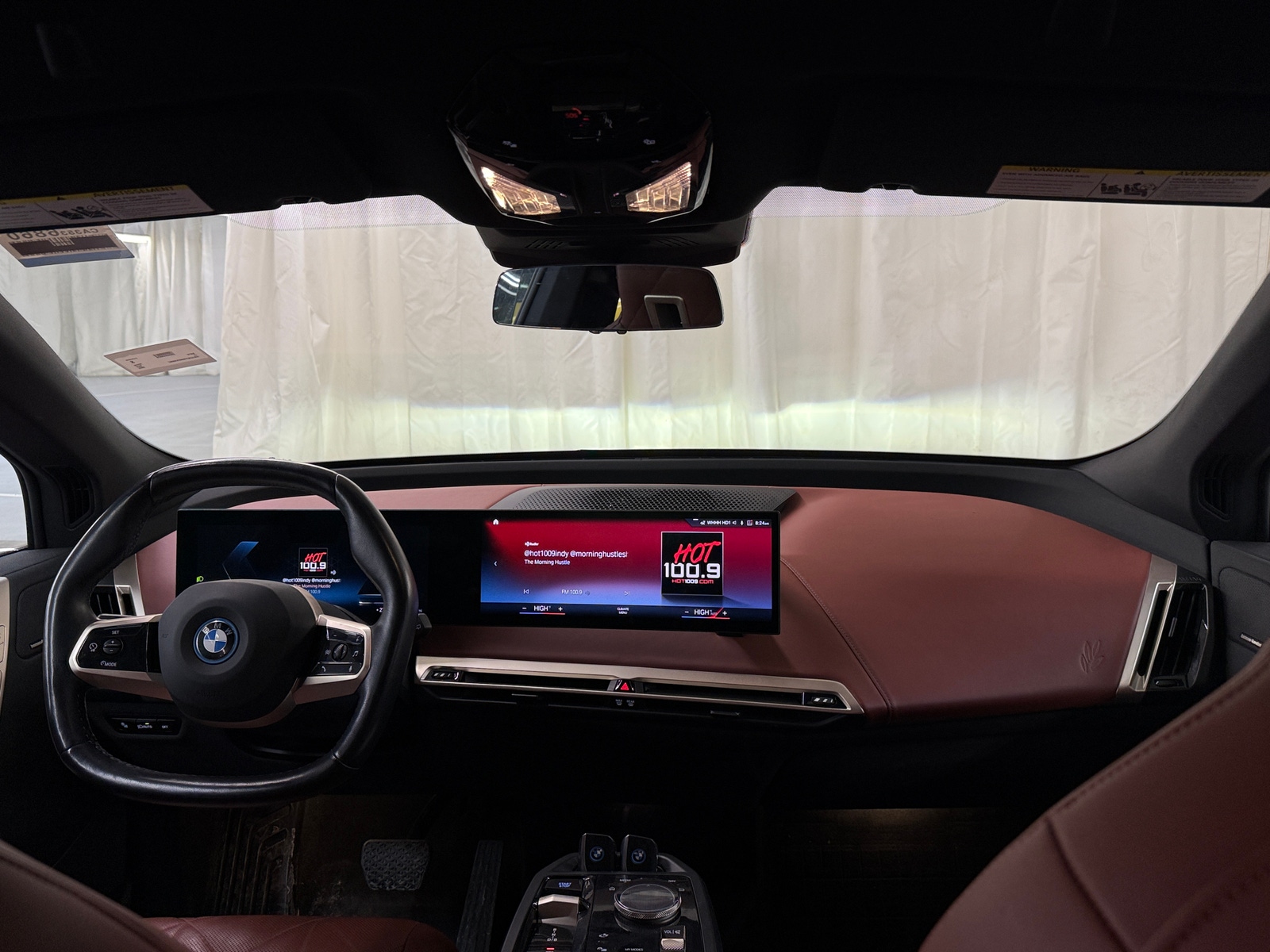 Thumbnail: 2022 BMW iX - 2