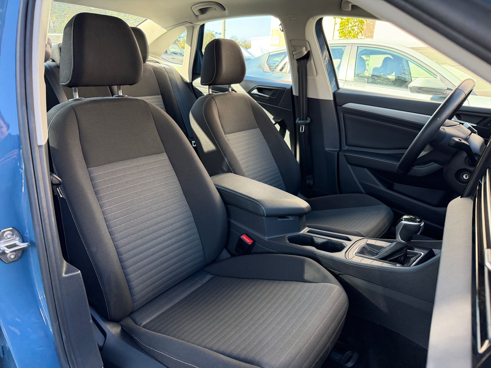 Thumbnail: 2025 Volkswagen Jetta - 2