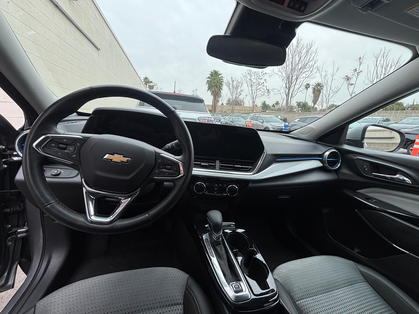 Thumbnail: 2025 Chevrolet Trax - 3