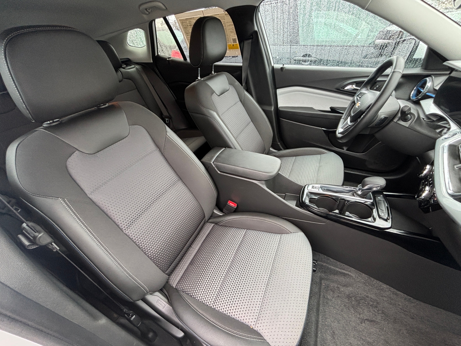 Thumbnail: 2025 Chevrolet Trax - 2