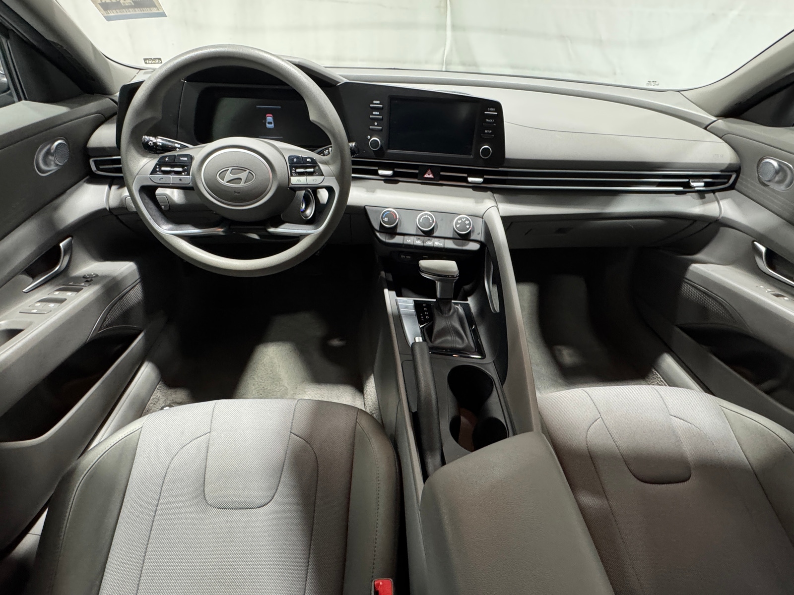 Thumbnail: 2024 Hyundai Elantra - 3