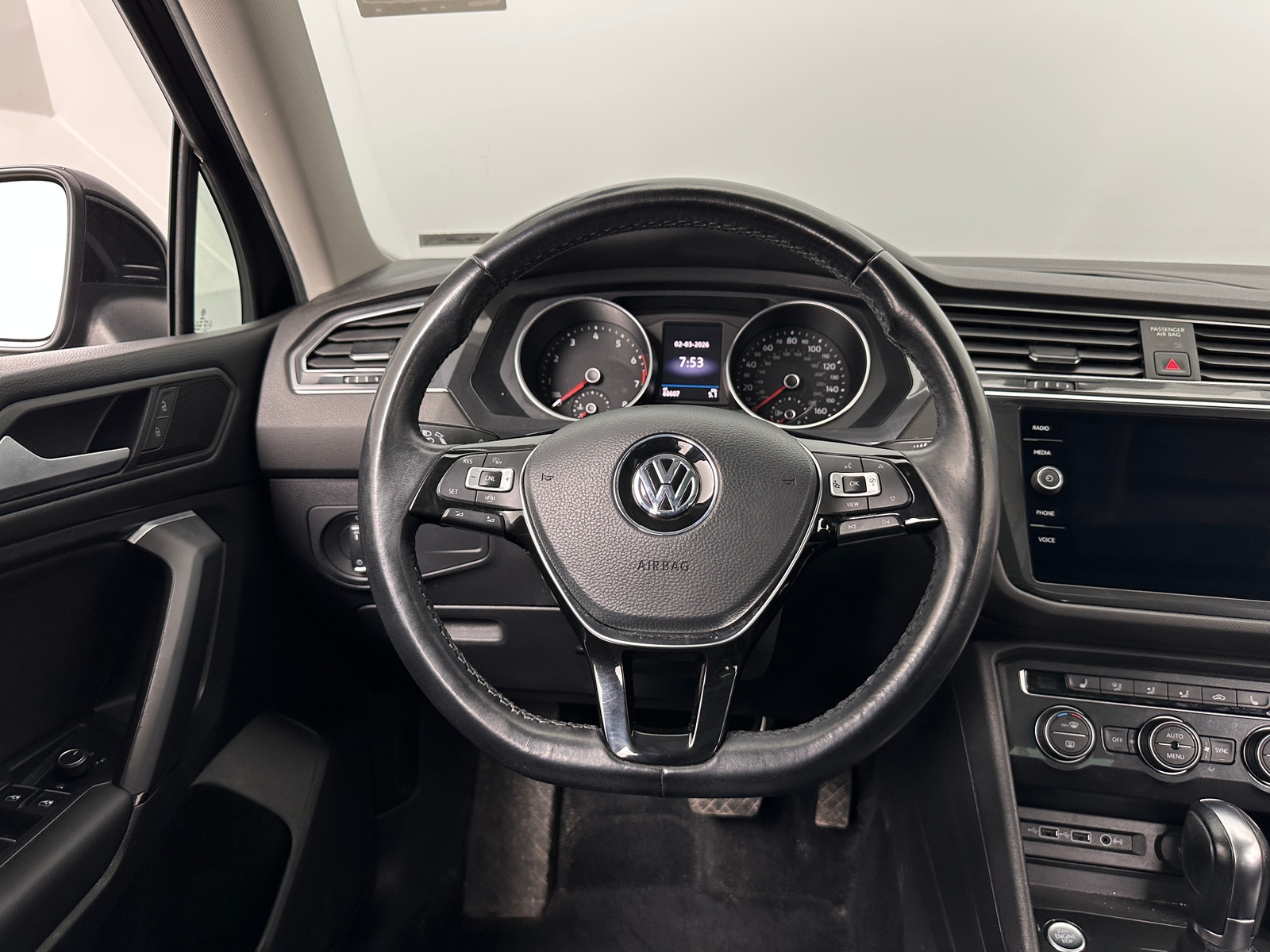Thumbnail: 2019 Volkswagen Tiguan - 4