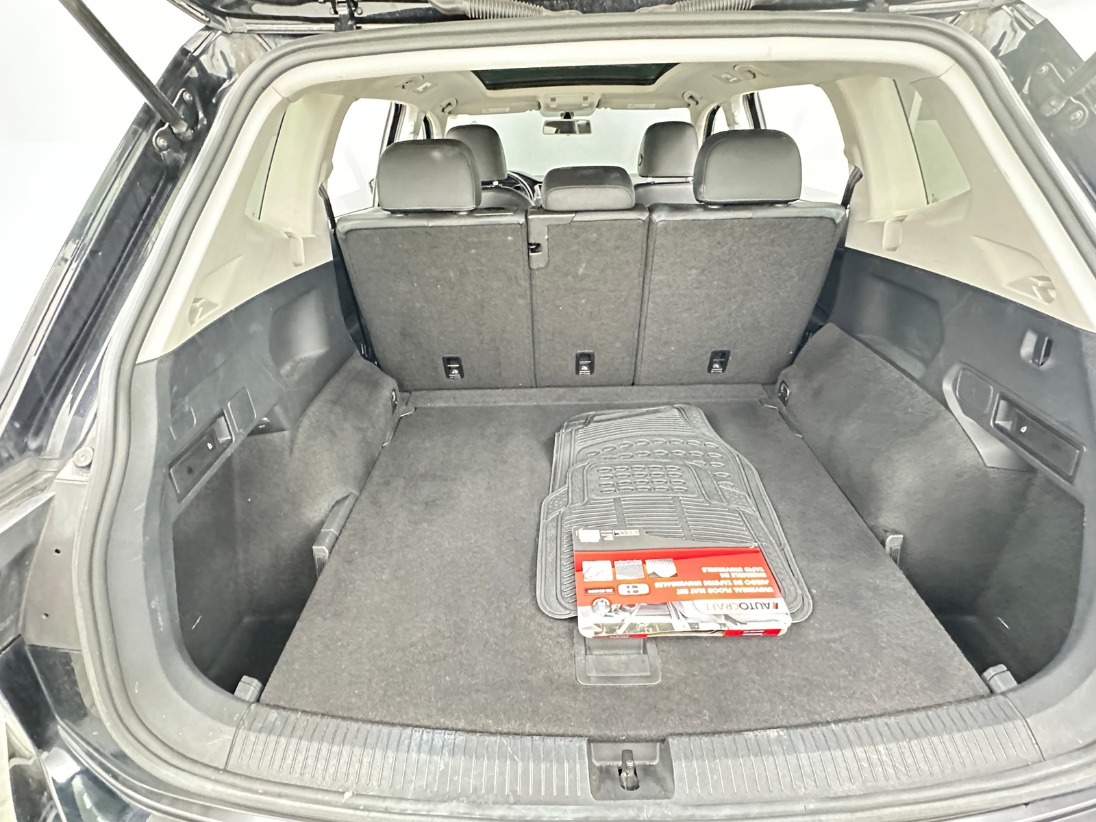 Thumbnail: 2019 Volkswagen Tiguan - 6