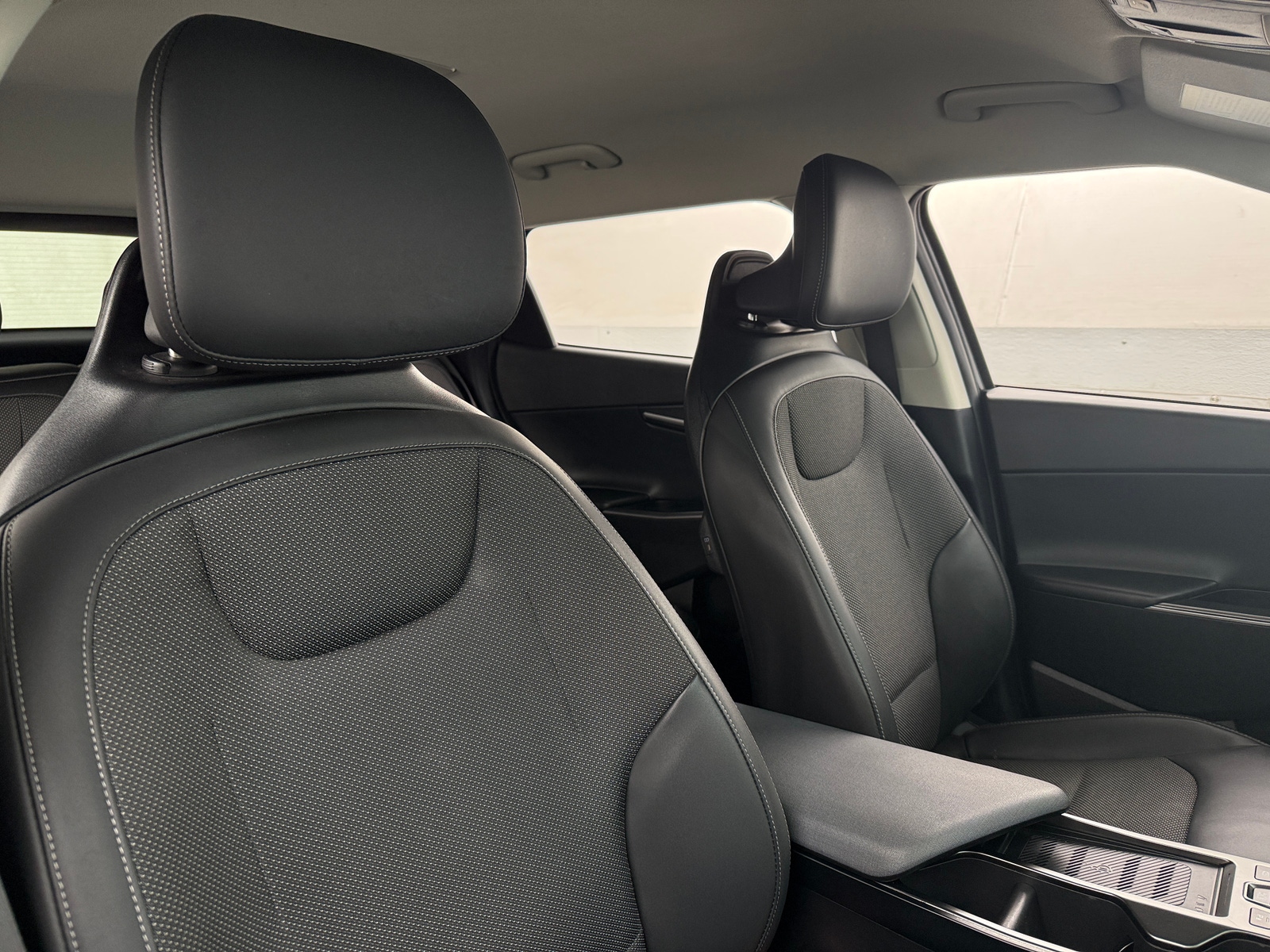 Thumbnail: 2024 Kia EV6 - 2