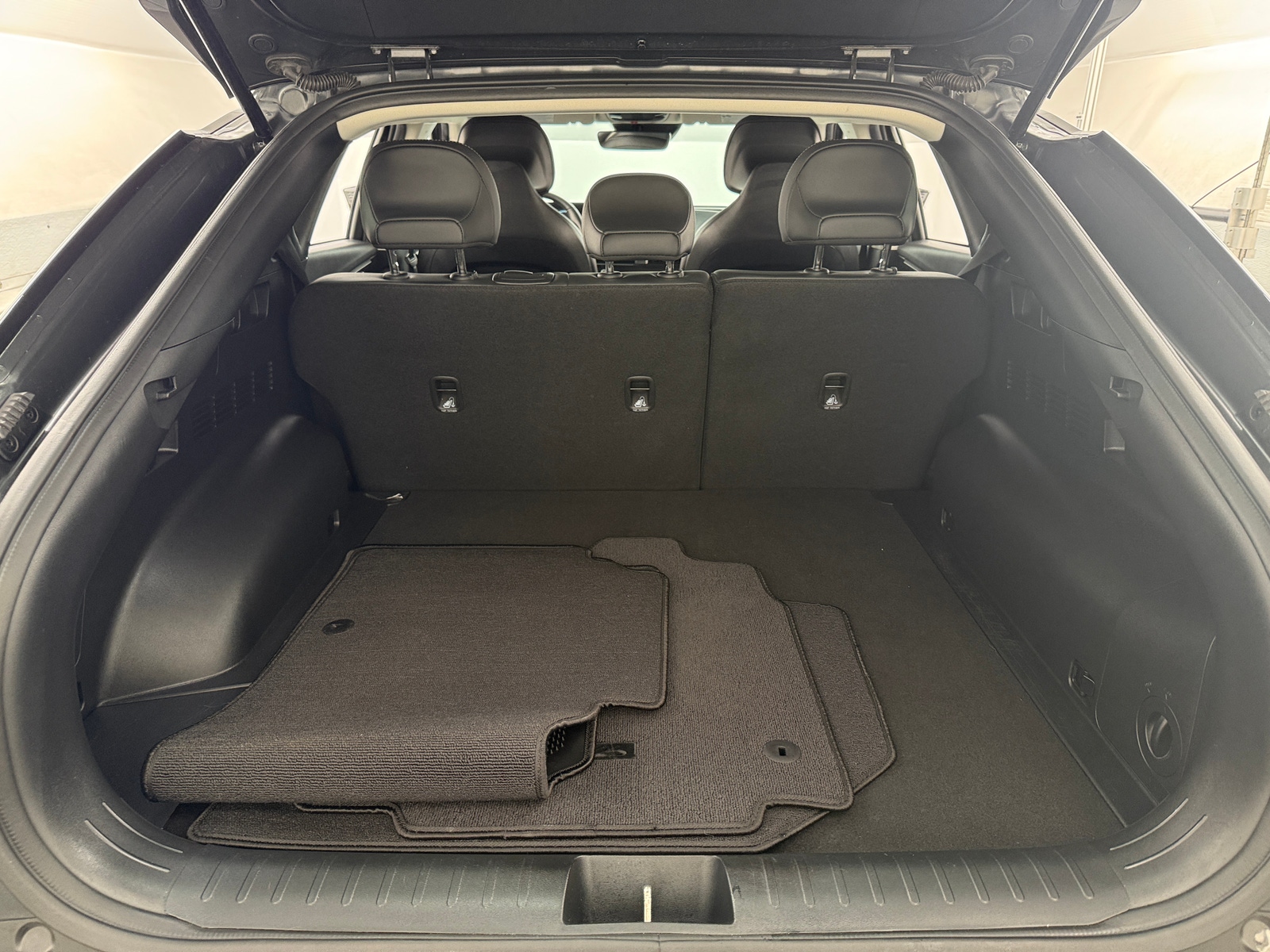 Thumbnail: 2024 Kia EV6 - 7