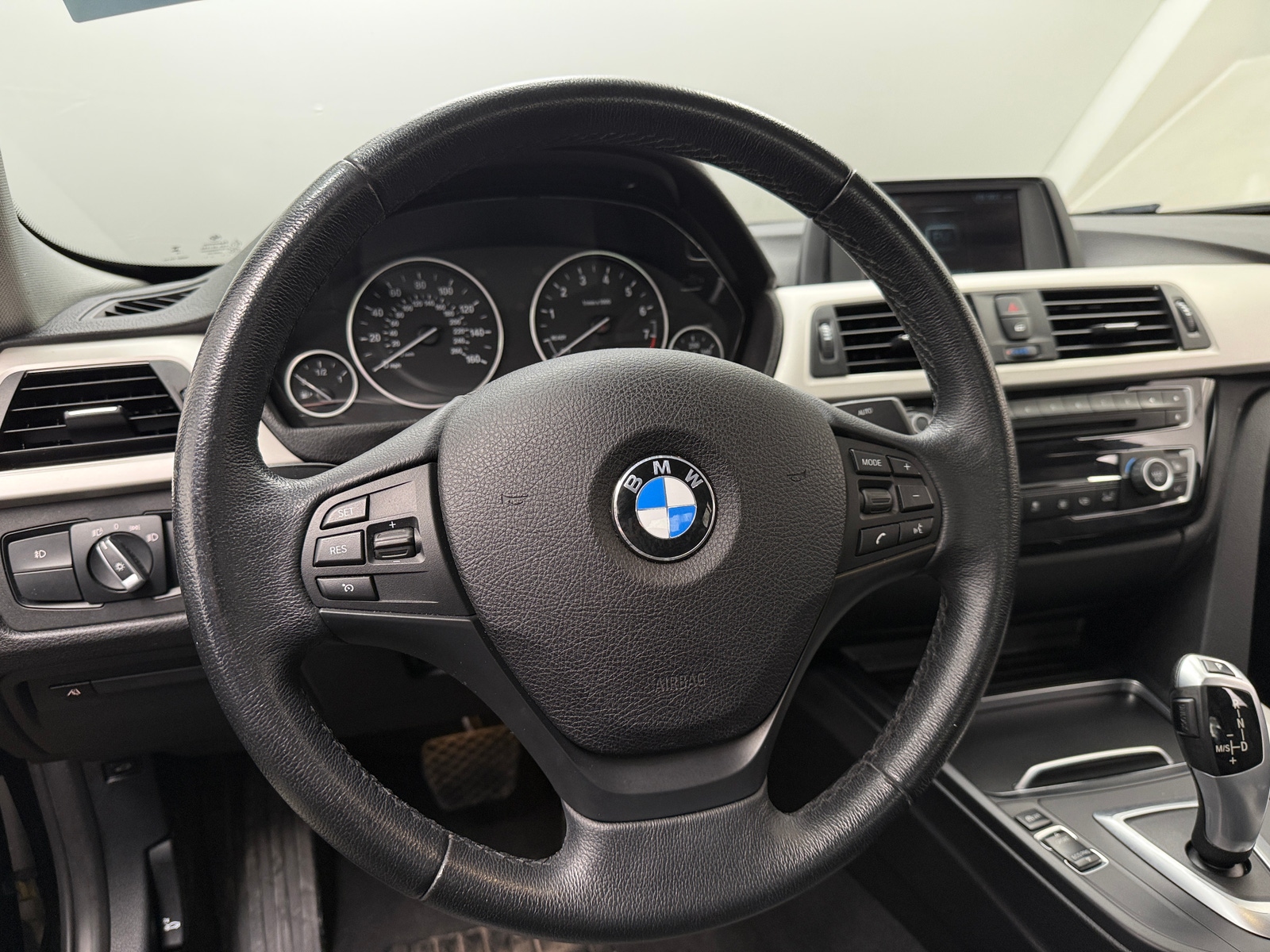 Thumbnail: 2018 BMW 3 Series - 4