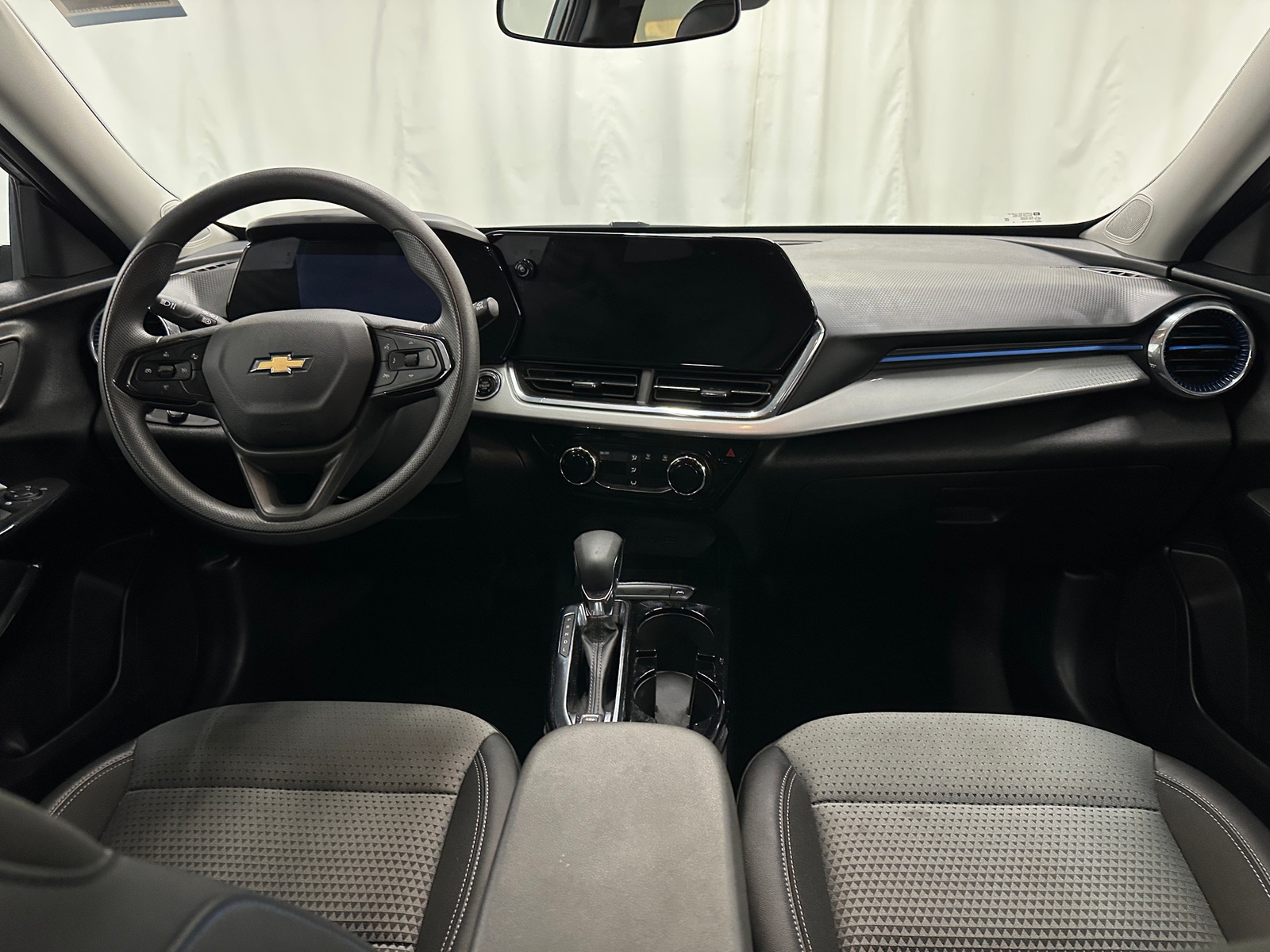 Thumbnail: 2025 Chevrolet Trax - 3