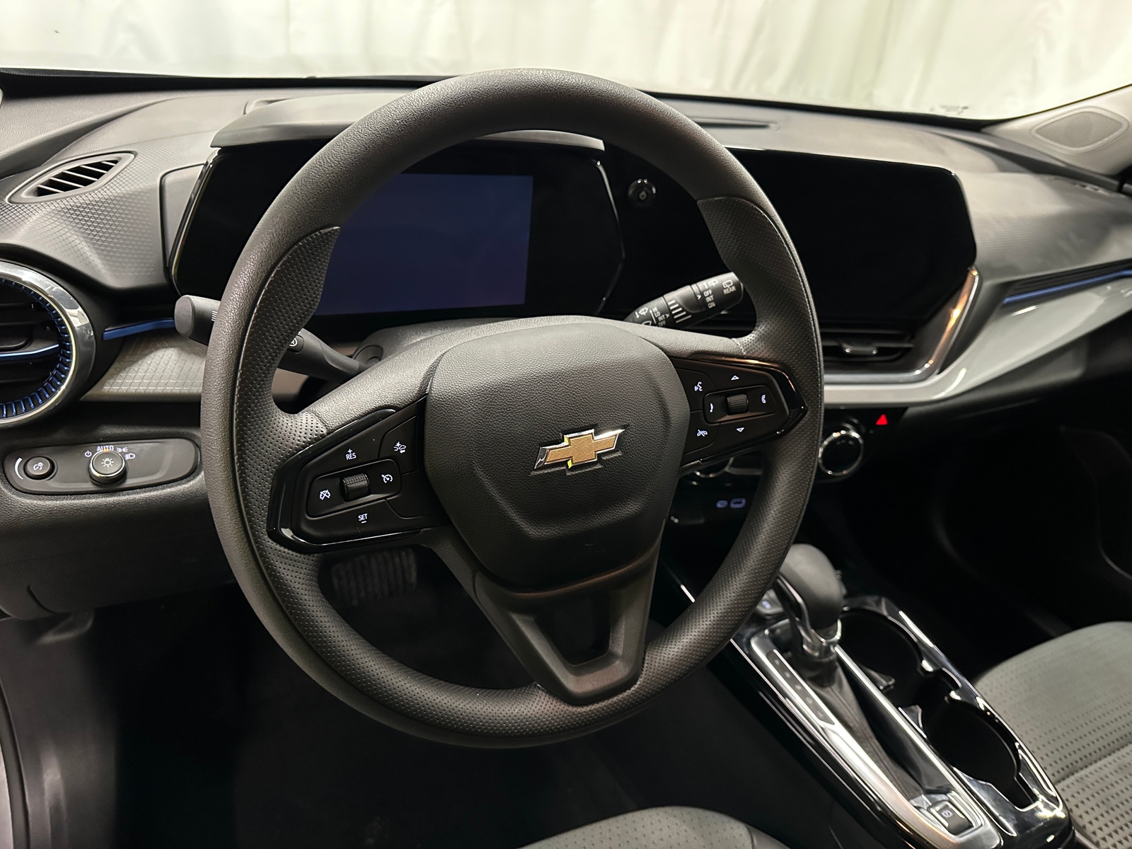 Thumbnail: 2025 Chevrolet Trax - 5