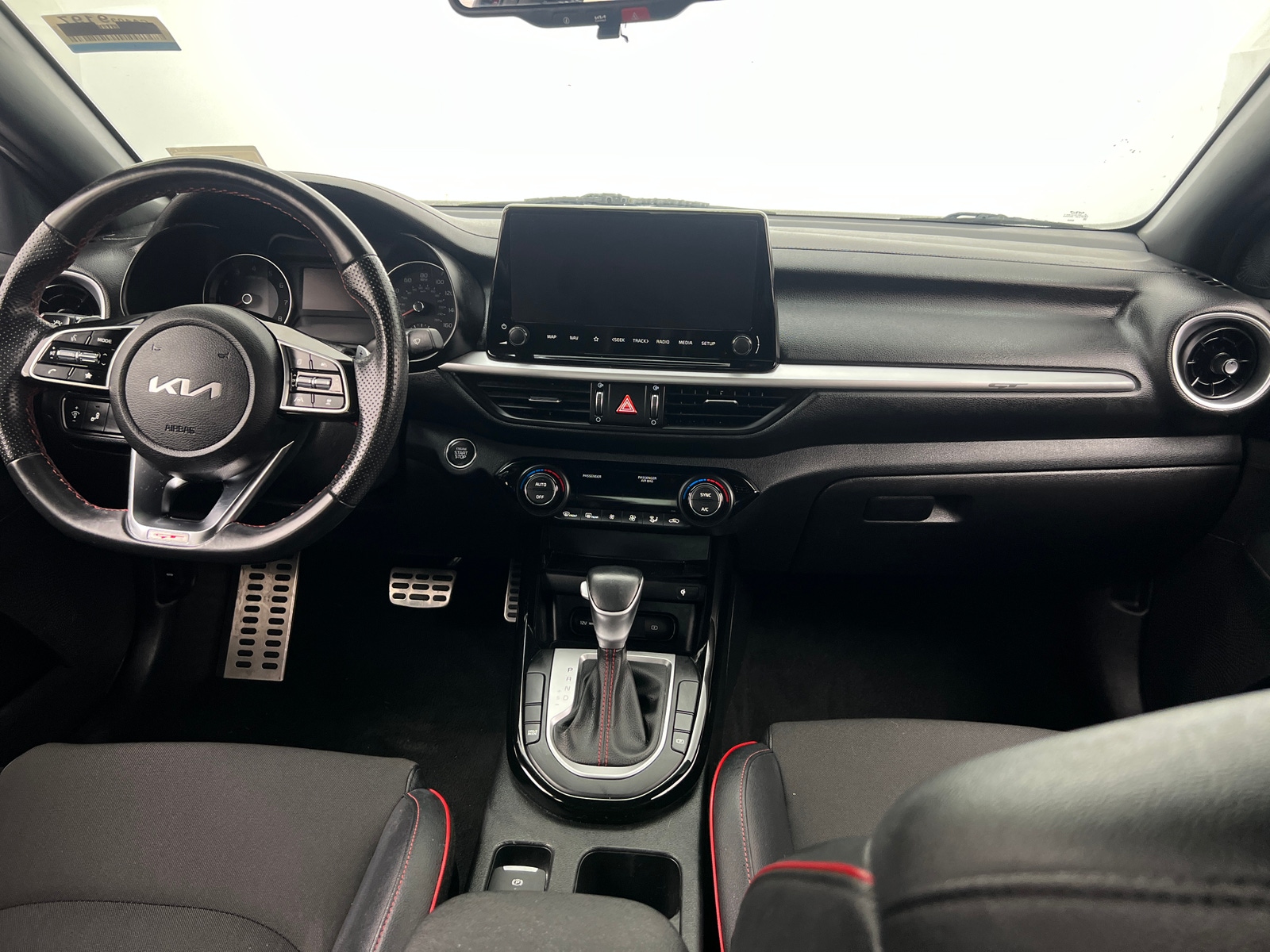 Thumbnail: 2023 Kia Forte - 3