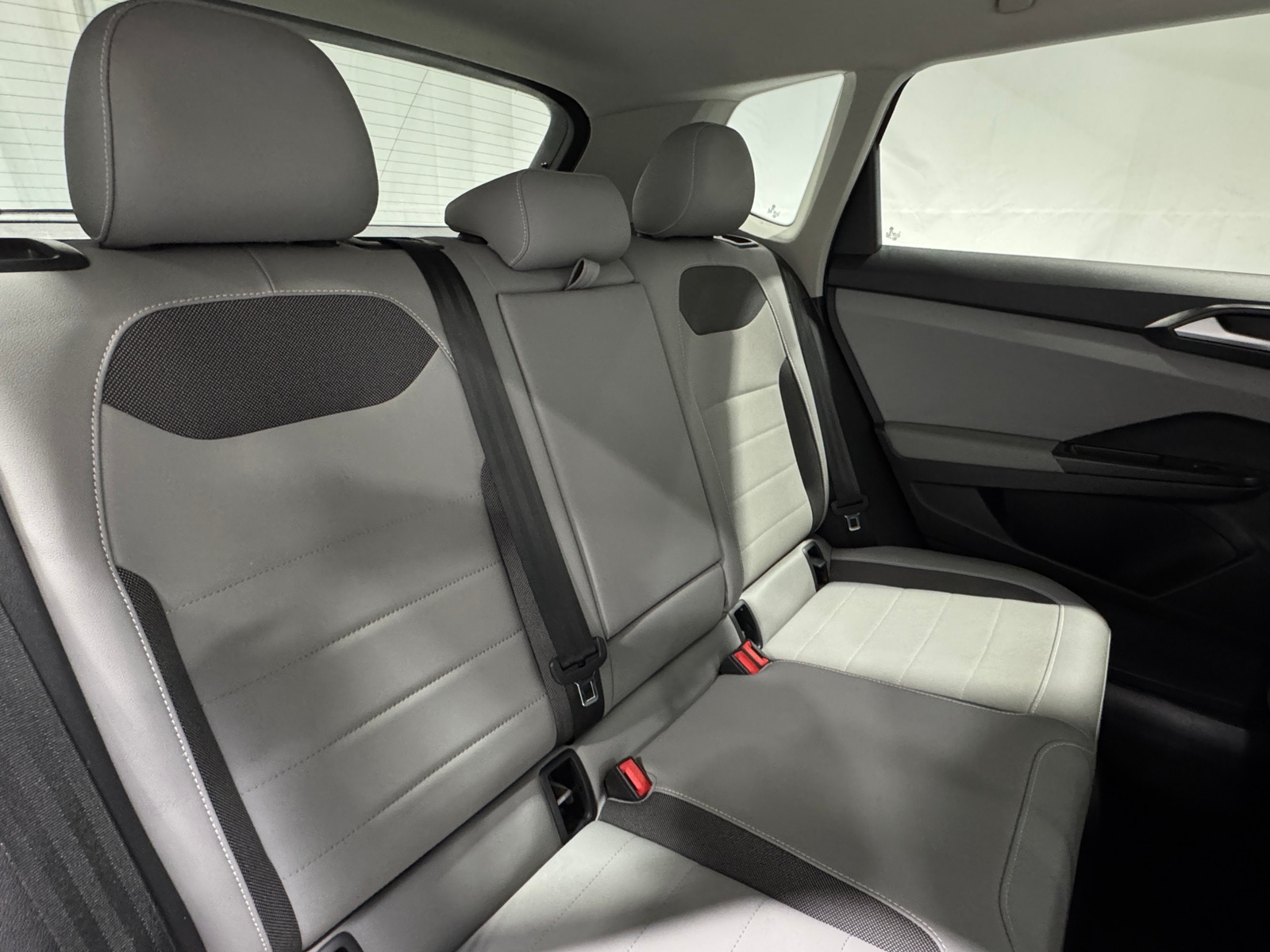 Thumbnail: 2022 Volkswagen Taos - 6