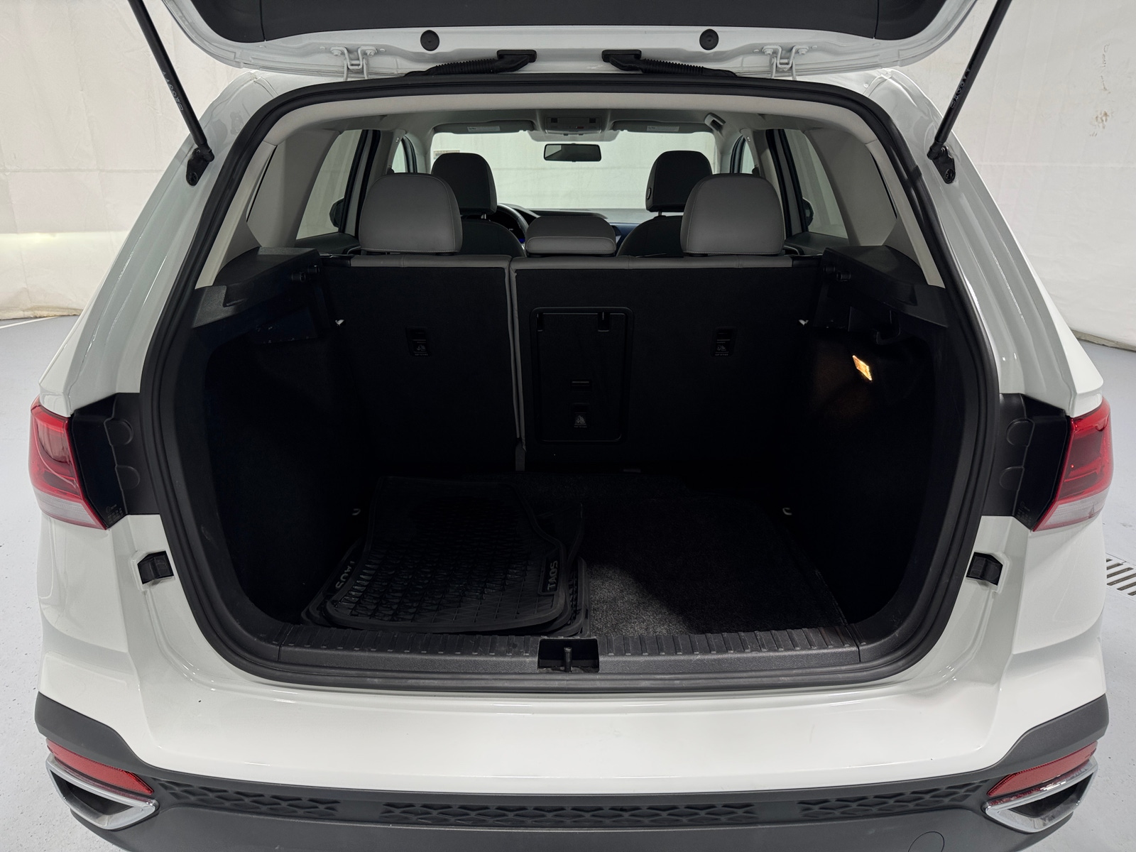 Thumbnail: 2022 Volkswagen Taos - 7