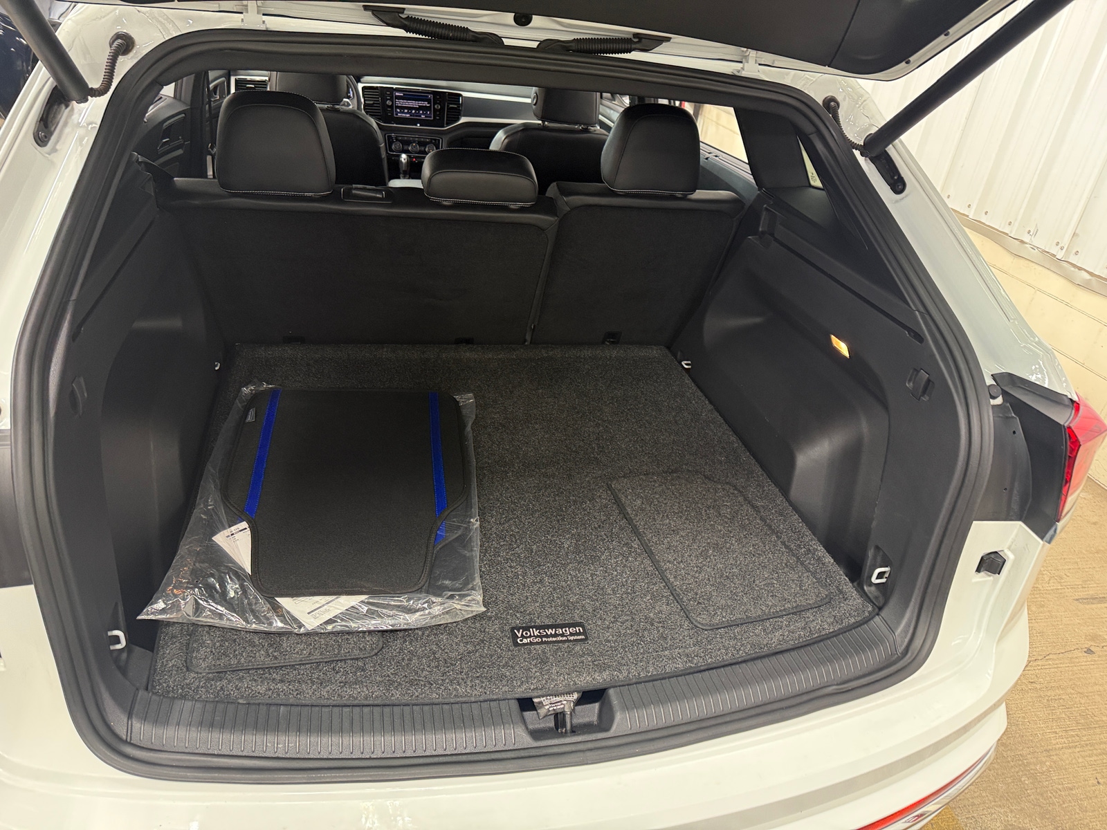 Thumbnail: 2021 Volkswagen Atlas - 6