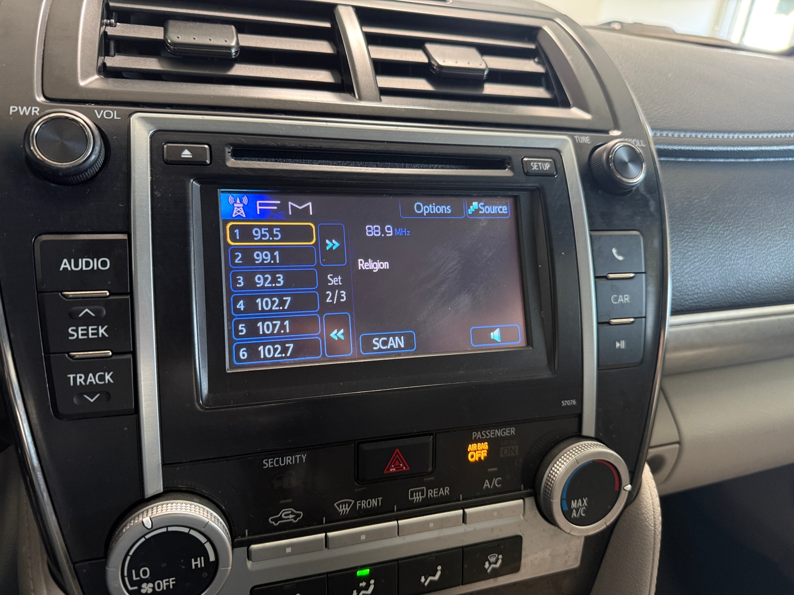 Thumbnail: 2014 Toyota Camry - 4