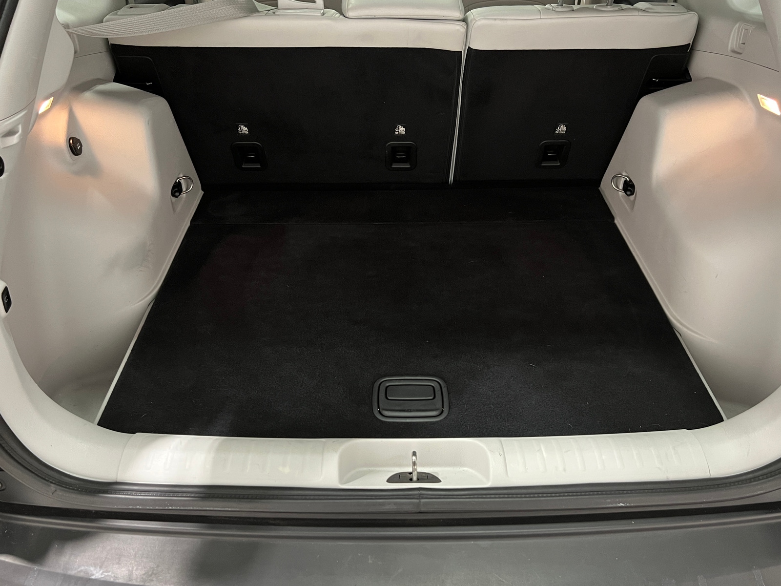 Thumbnail: 2019 Jeep Cherokee - 6