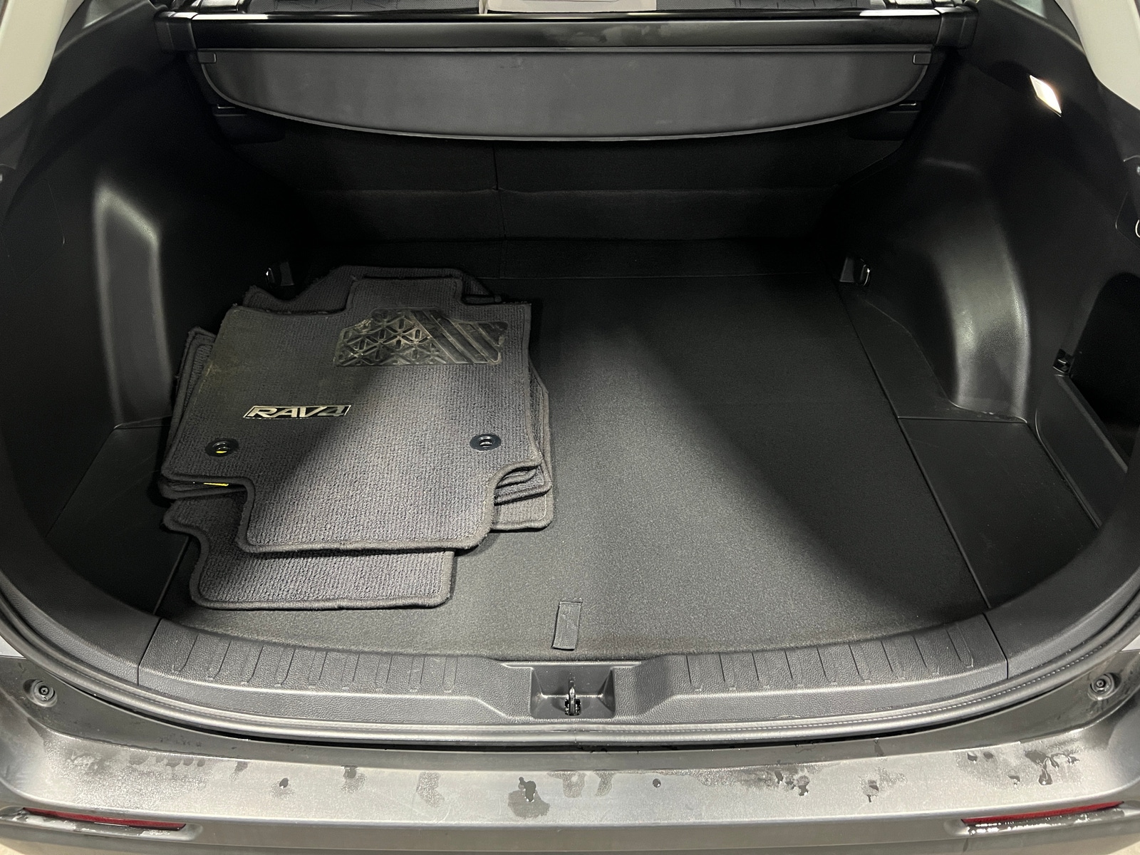 Thumbnail: 2022 Toyota RAV4 - 7