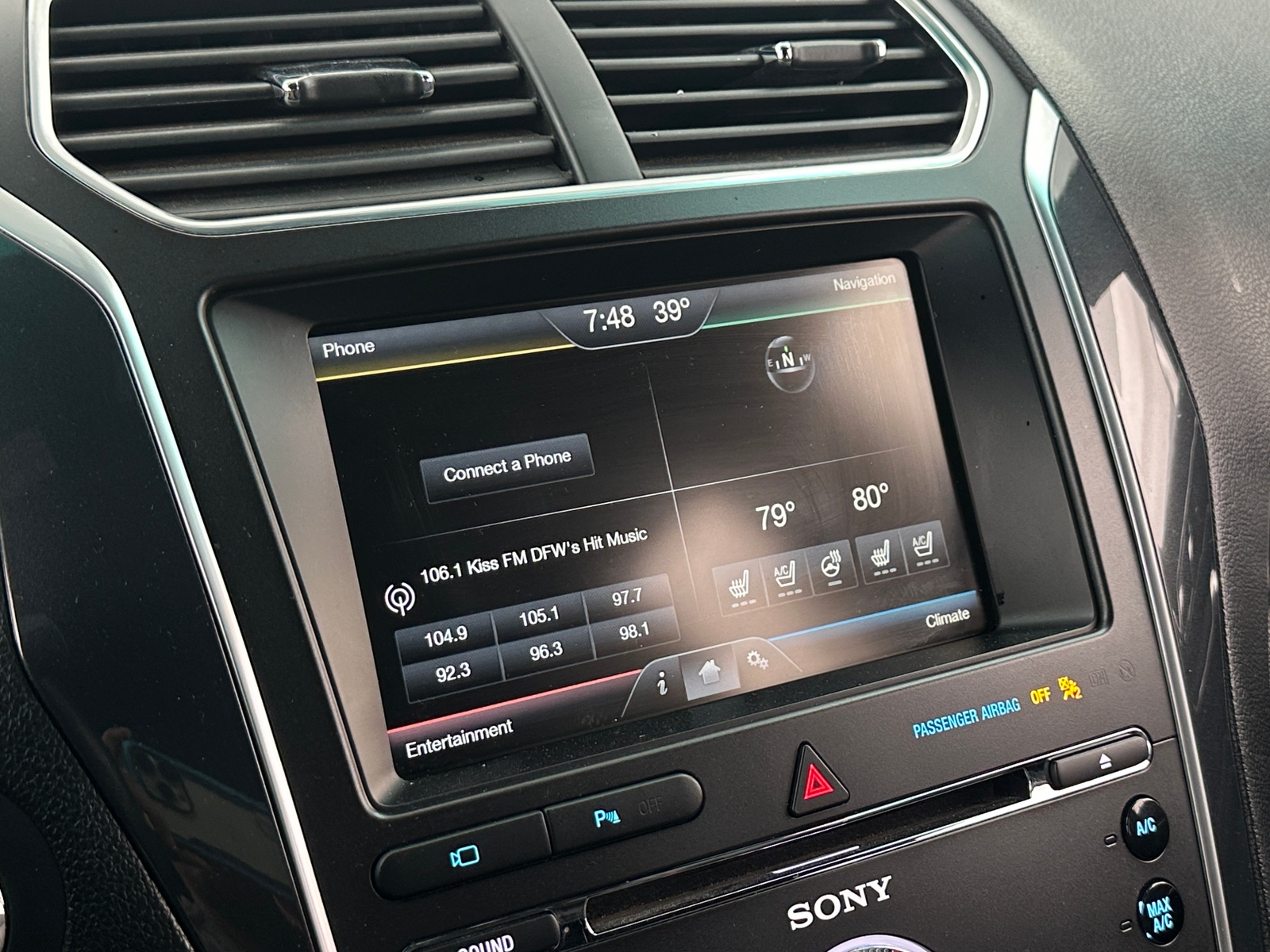 Thumbnail: 2016 Ford Explorer - 4