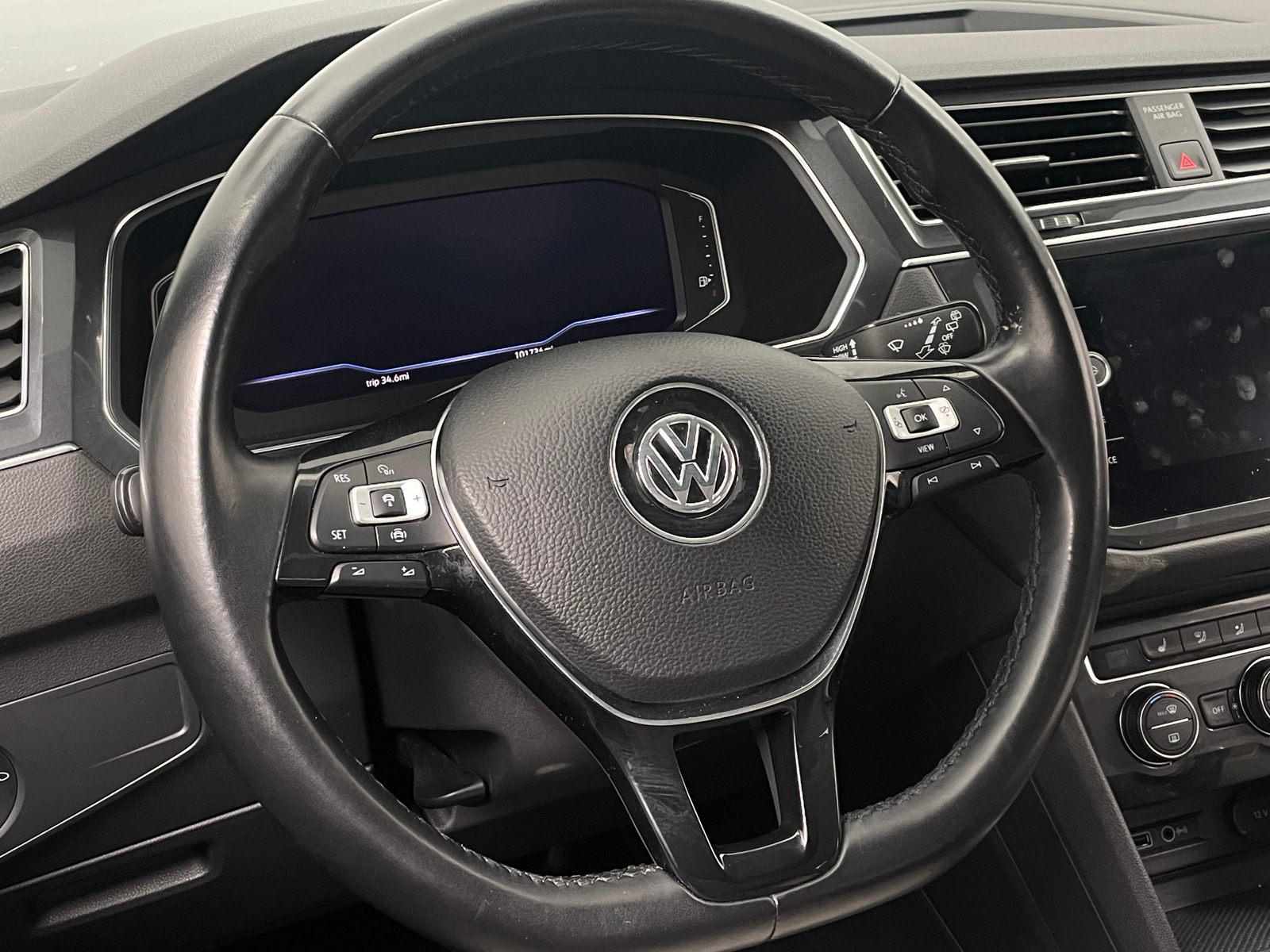 Thumbnail: 2019 Volkswagen Tiguan - 4