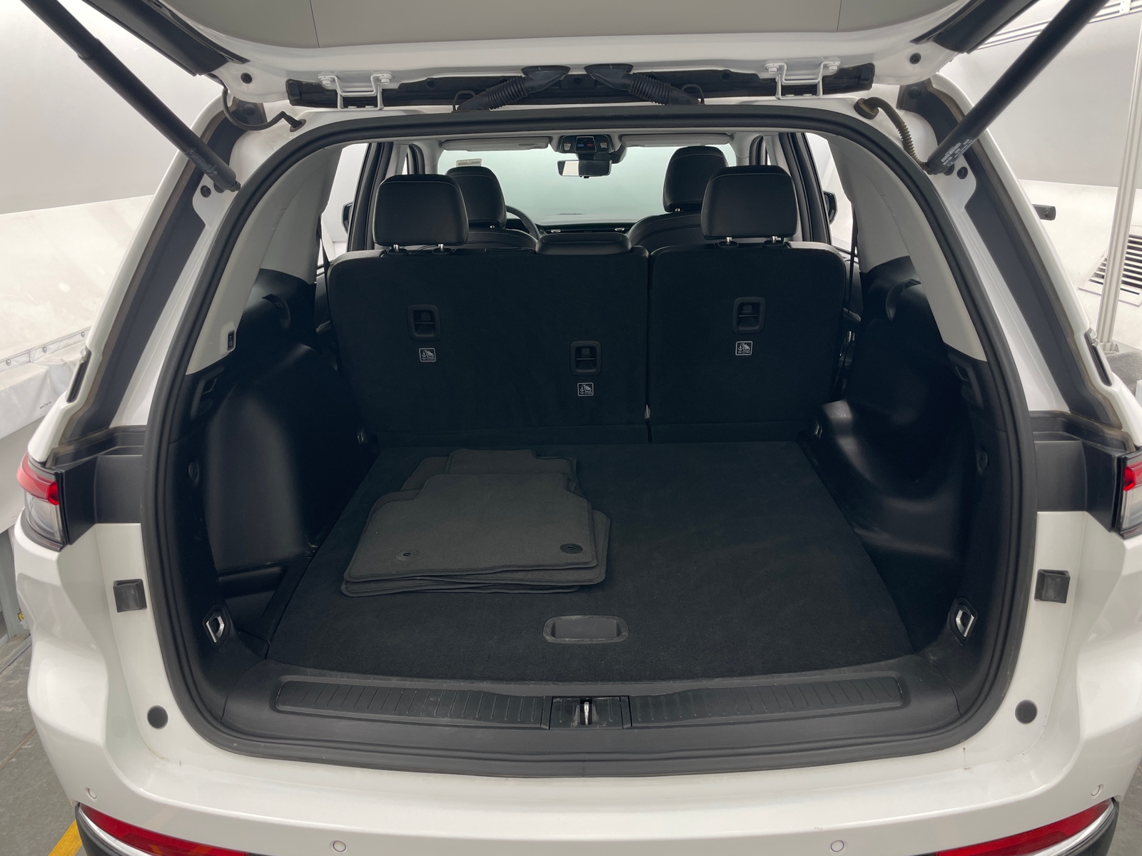 Thumbnail: 2023 Jeep Grand Cherokee - 6