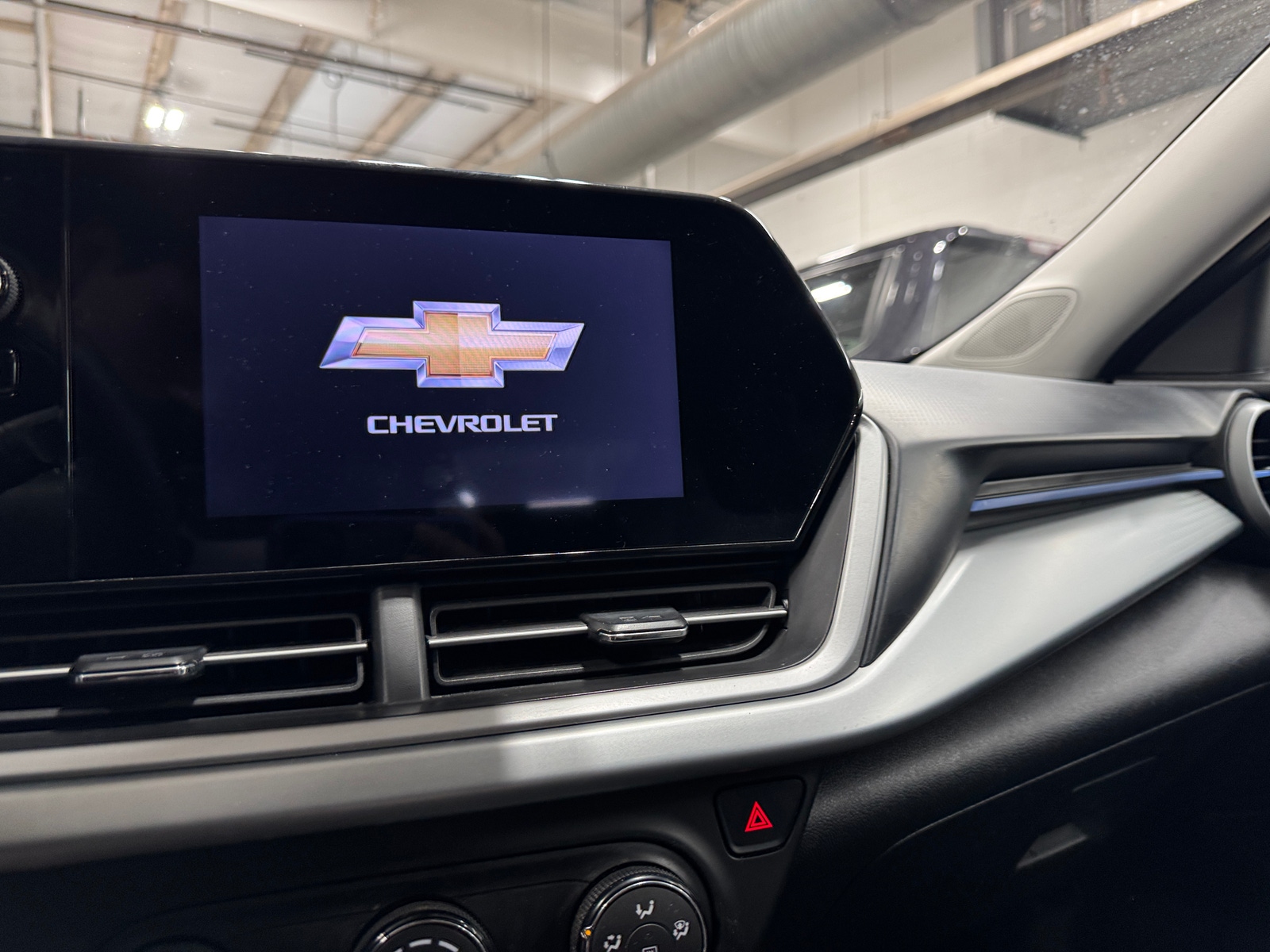 Thumbnail: 2024 Chevrolet Trax - 4