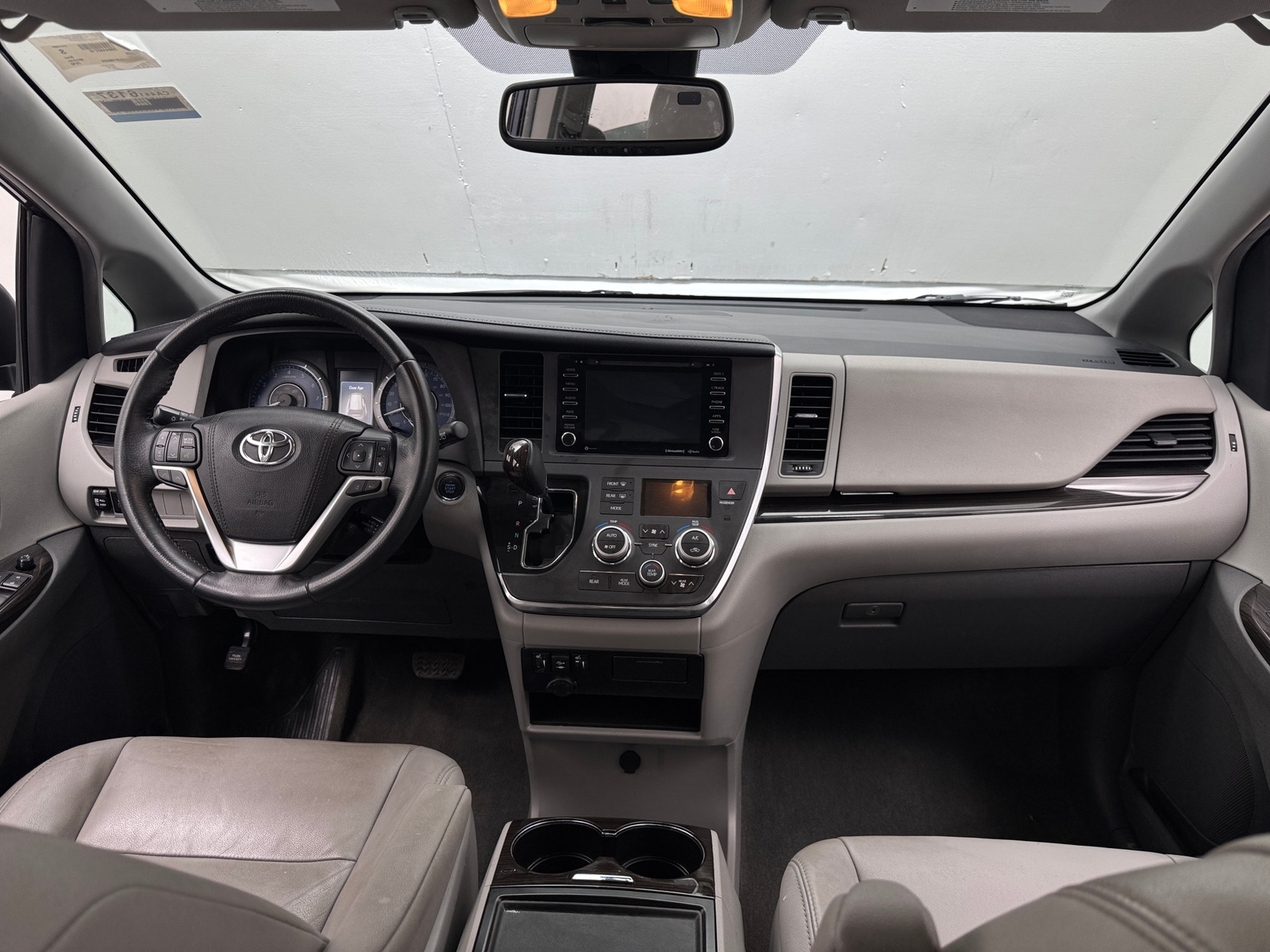 Thumbnail: 2018 Toyota Sienna - 2