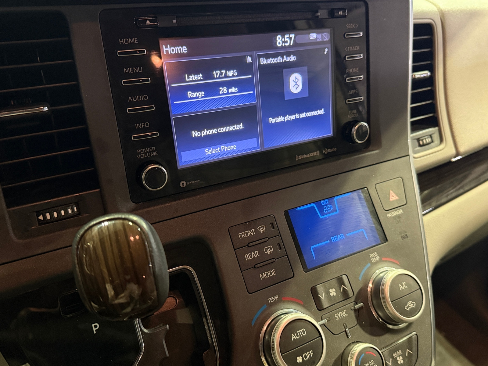 Thumbnail: 2018 Toyota Sienna - 3