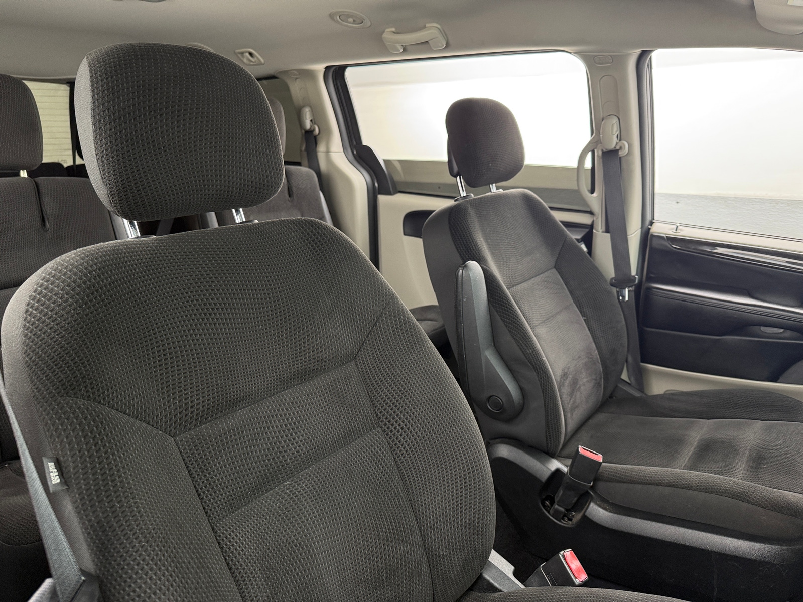 Thumbnail: 2019 Dodge Grand Caravan - 2