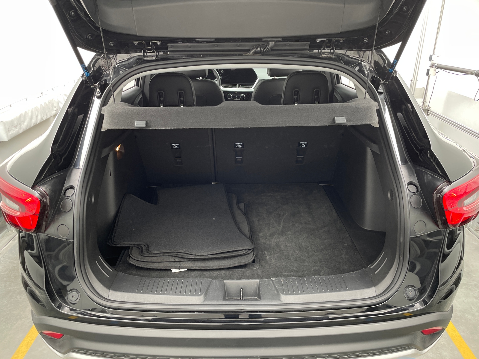 Thumbnail: 2025 Chevrolet Trax - 7