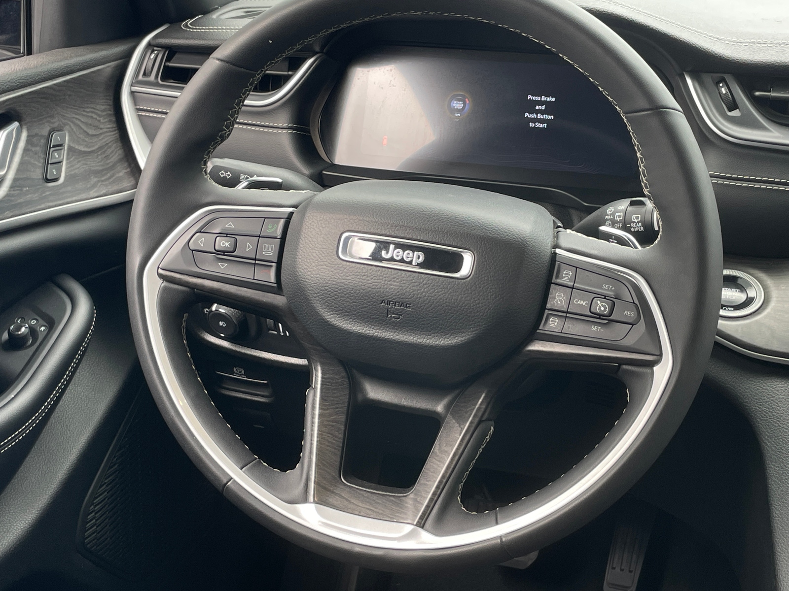 Thumbnail: 2024 Jeep Grand Cherokee L - 4