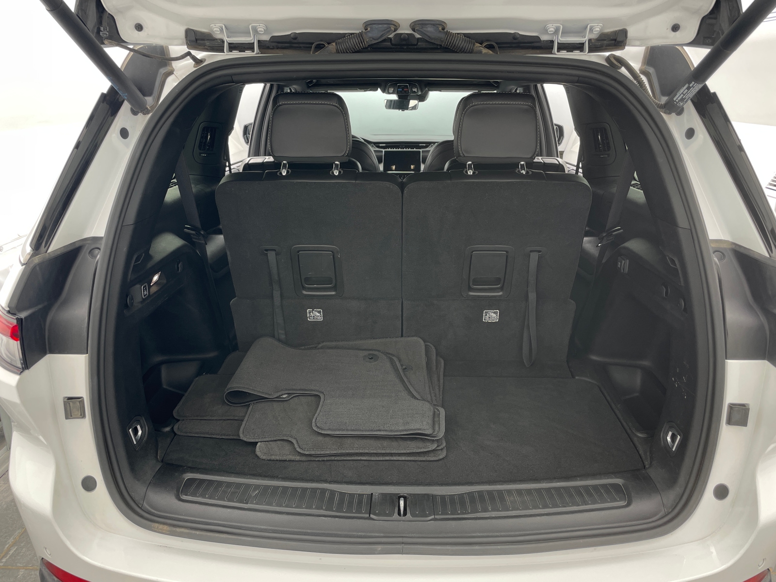 Thumbnail: 2024 Jeep Grand Cherokee L - 6