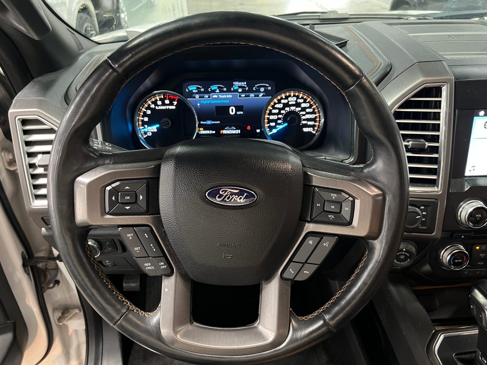 Thumbnail: 2016 Ford Econoline - 4